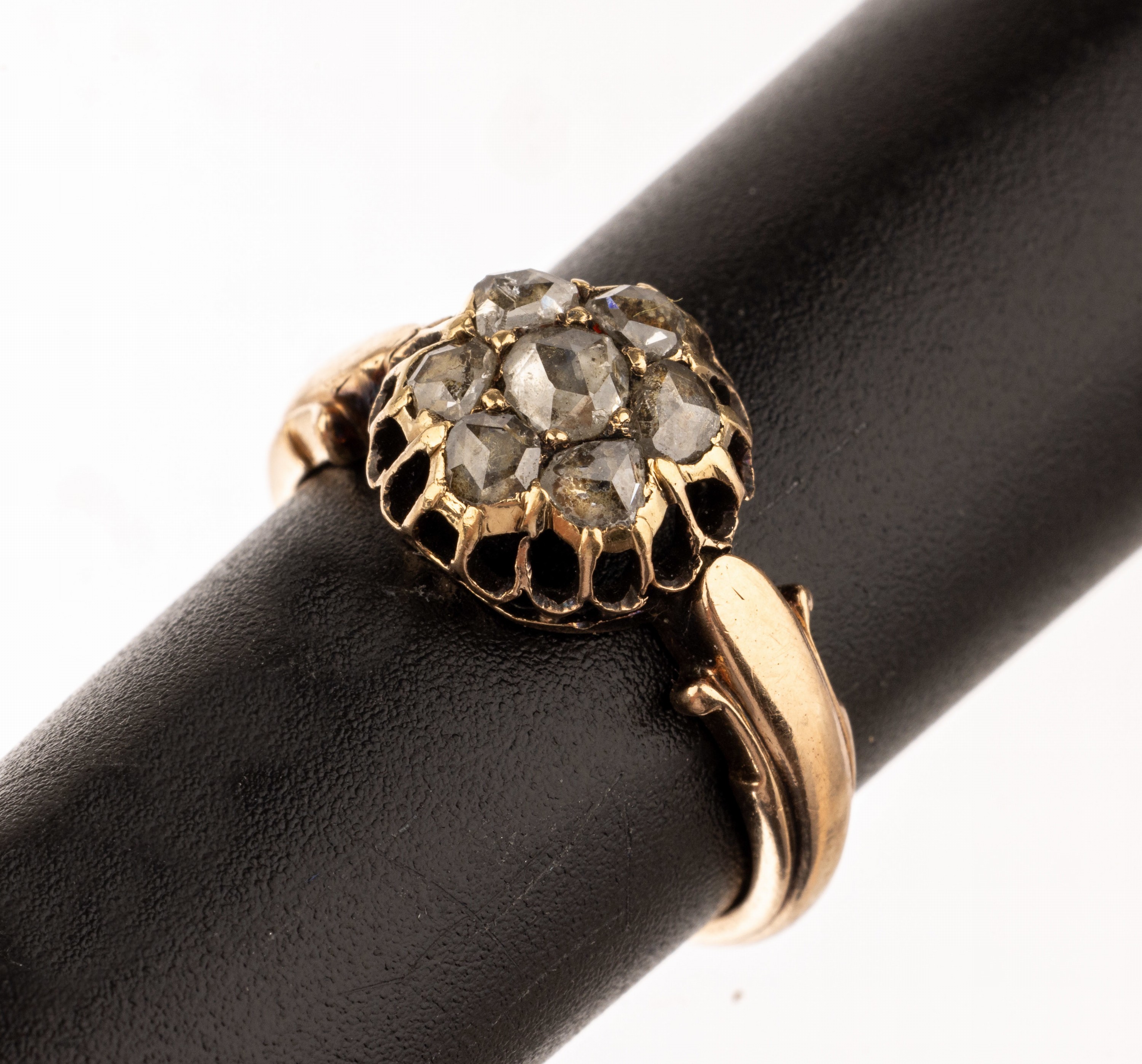 14 kt Gold Diamant-Ring, um 1830/40, GG 585/000, Österreich/Wien, 7 Diamantrosen zus. ca. 0.27 ct, zeittyp. verbödet, RW 49, ca. 3.3g