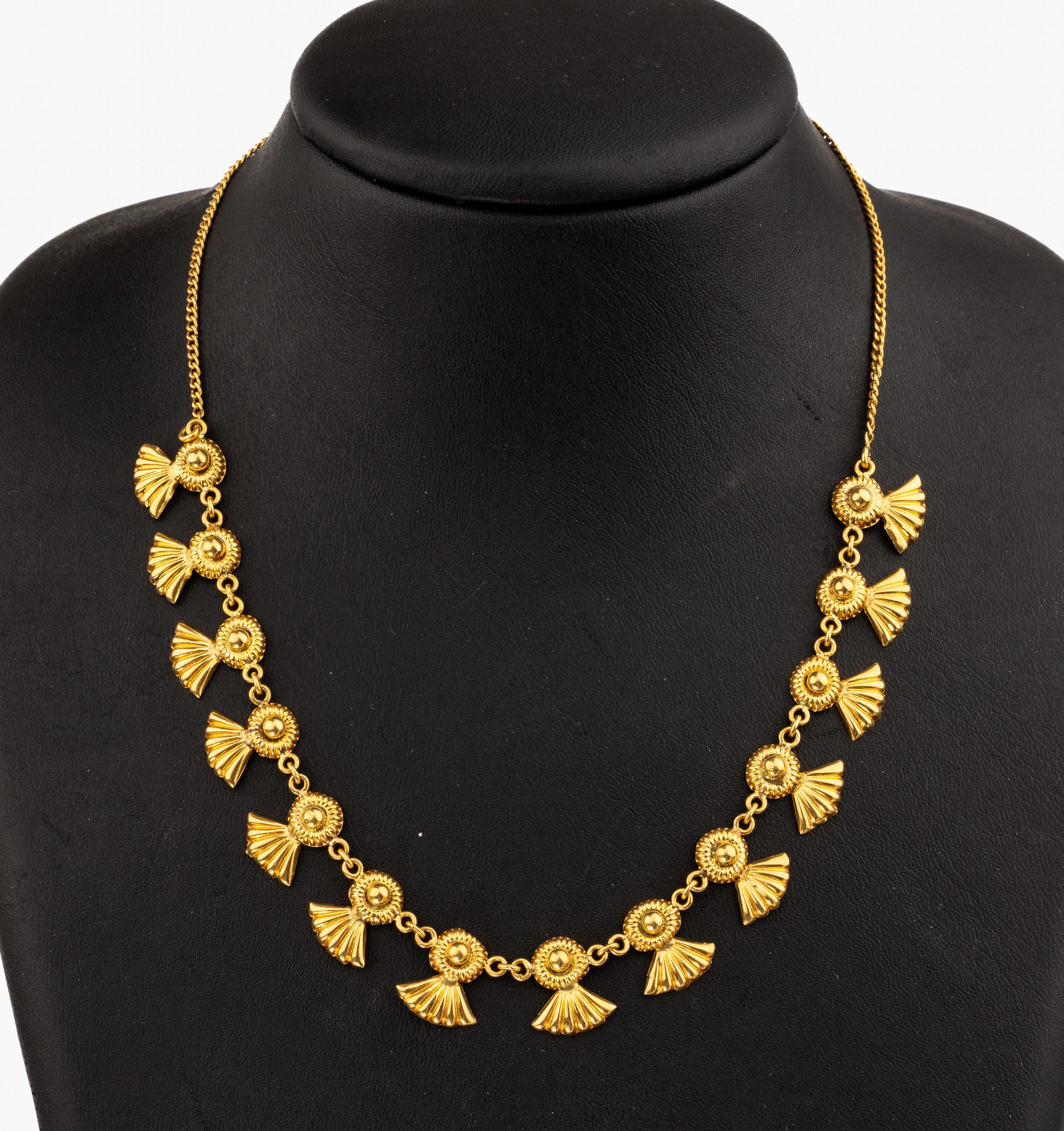14 kt Gold Collier, GG 585/000 gepr., wohl feinvergoldet, Mittelteil mit muschelförmigen Gliedern, L. ca. 41 cm, Steckverschluss, ca. 12.7 g