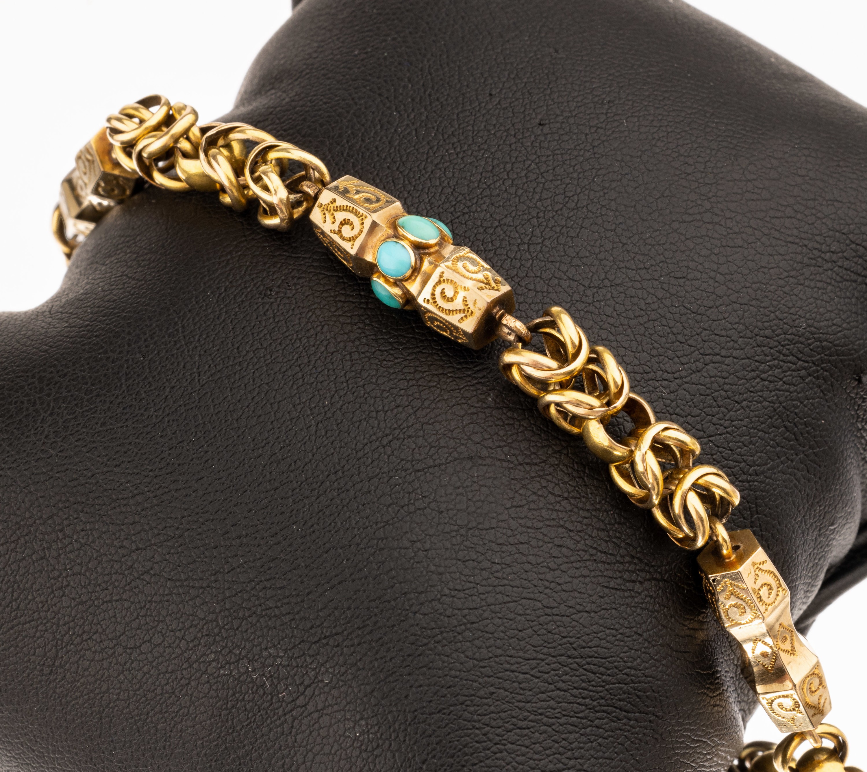 14 kt und 18 kt Gold Türkis-Armband, GG 750/000, gepr., 1930er Jahre unter Verwendung auch älterer Teile verschlungene Glieder, Zwischenglieder, ...