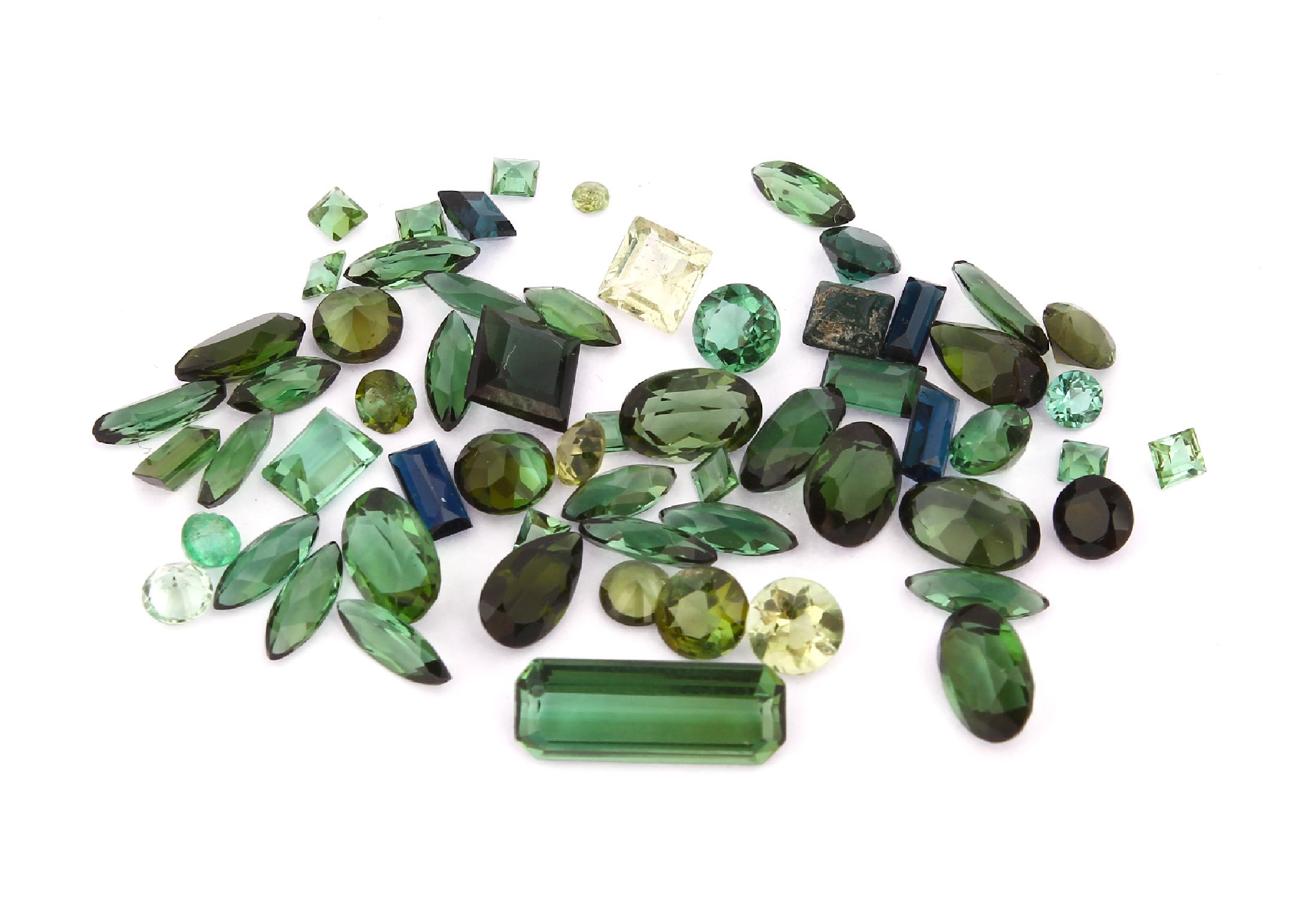Lot lose Turmaline, ca. 20.29 ct, versch. Schliffformen, Größen und Farben