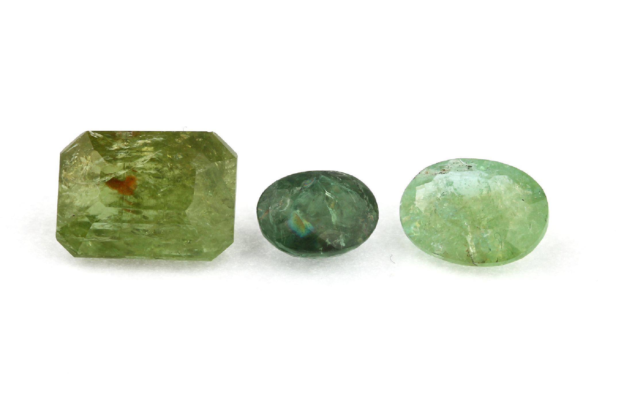 Konvolut 3 Lose Paraiba Turmaline zus. ca. 14.27 ct, 1 x 2.43 ct, ovalfacett., ca. 9.13 x 7.25 x 5.01 mm, Green; 1 x 3.30 ct, ovalfacett., ca. 11.45 ...