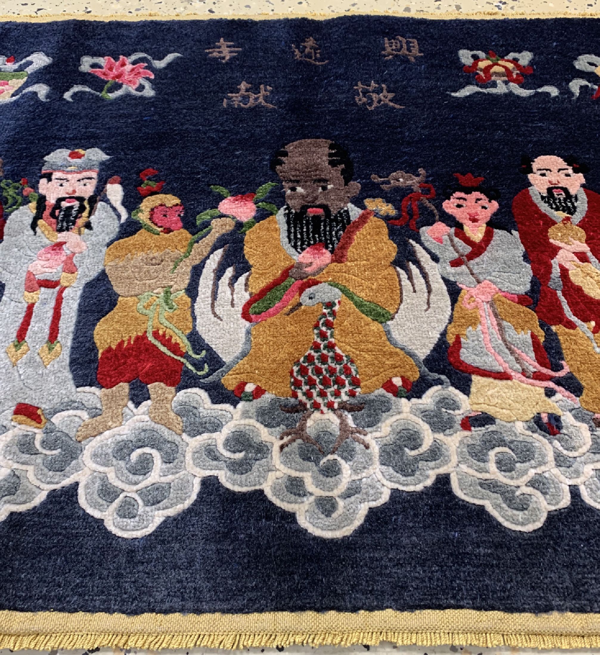 Detail d: Seiden Peking"11 Heilige", China, signiert, um 1950, reine Naturseide, ca. 64 x 125 cm, EHZ: 1-2