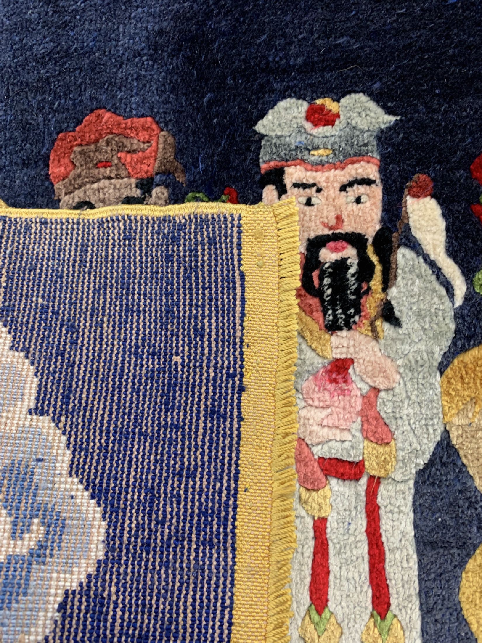 Detail f: Seiden Peking"11 Heilige", China, signiert, um 1950, reine Naturseide, ca. 64 x 125 cm, EHZ: 1-2