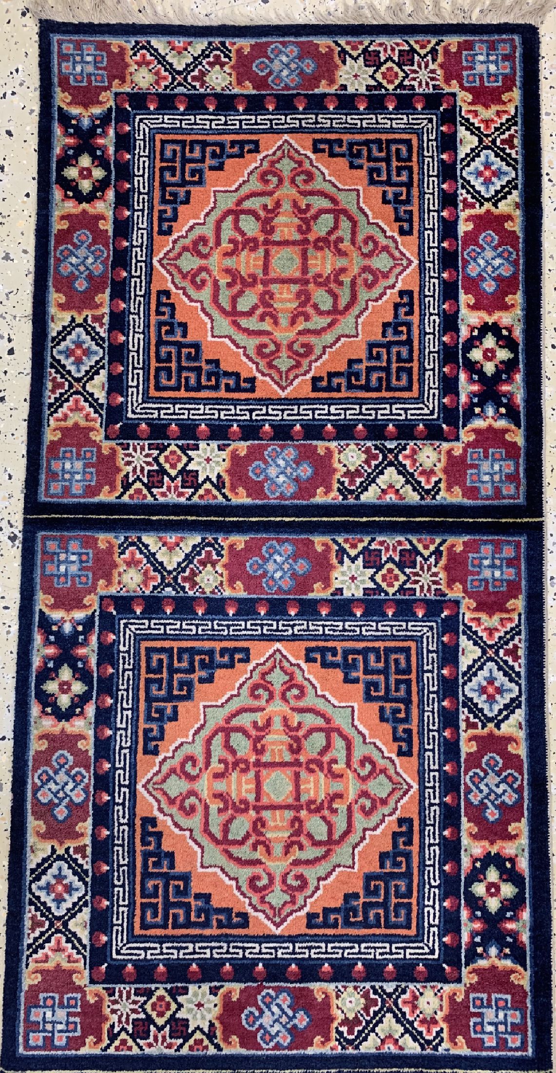 Detail b: Ning-Hsia"Sitzbank-Teppiche", antik, China,um 1900, Wolle auf Baumwolle, ca. 390 x 66 cm,EHZ: 1-2