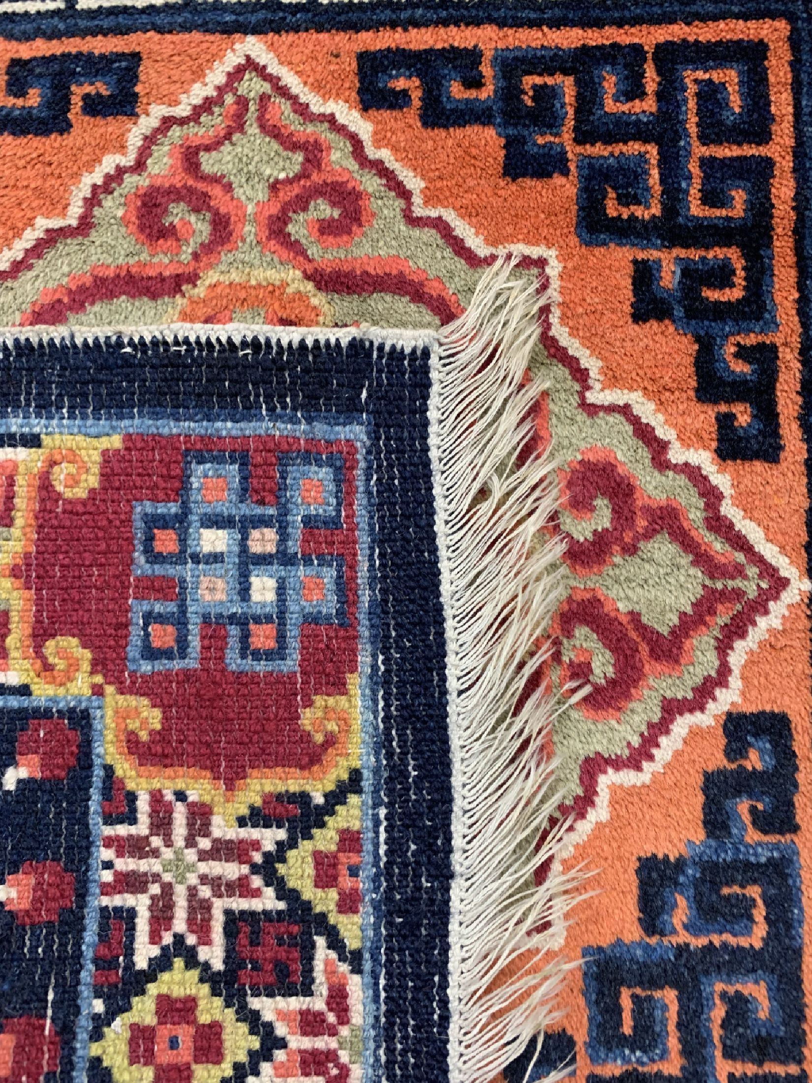 Detail e: Ning-Hsia"Sitzbank-Teppiche", antik, China,um 1900, Wolle auf Baumwolle, ca. 390 x 66 cm,EHZ: 1-2