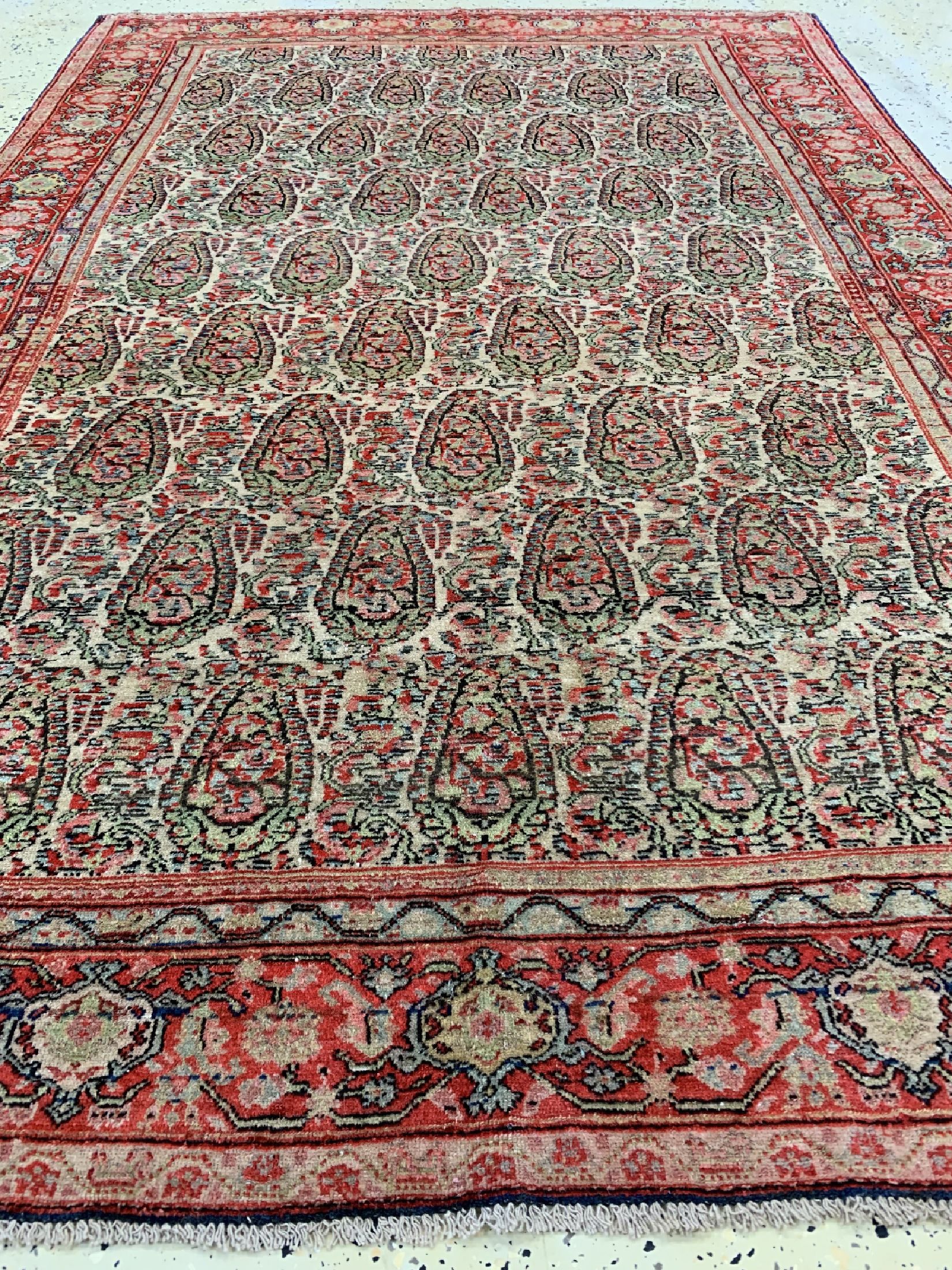Detail d: Antiker Senneh, Persien, 19.Jhd, Wolle auf Baumwolle, ca. 205 x 143 cm, EHZ: 2, (restauriert)
