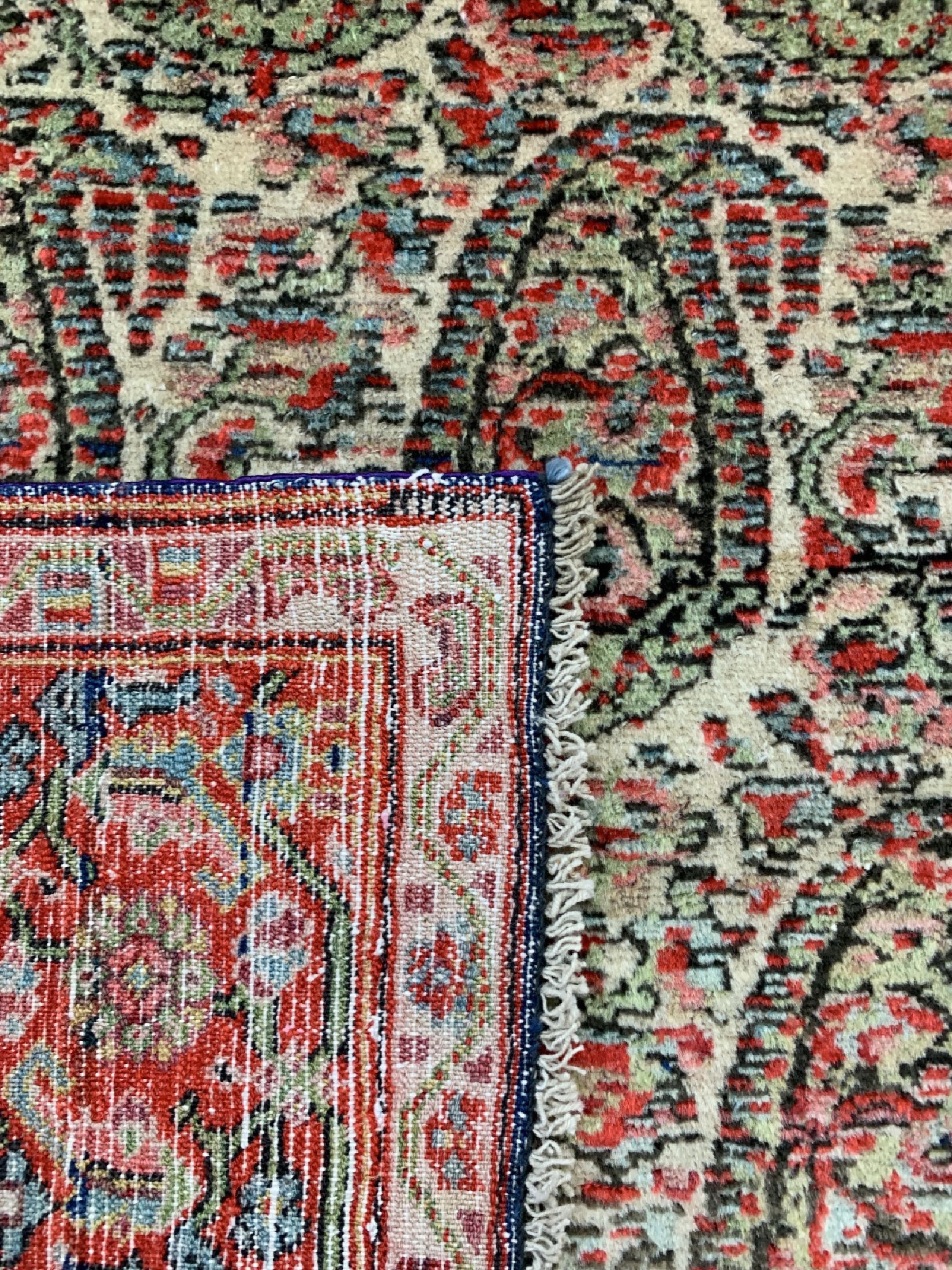 Detail e: Antiker Senneh, Persien, 19.Jhd, Wolle auf Baumwolle, ca. 205 x 143 cm, EHZ: 2, (restauriert)