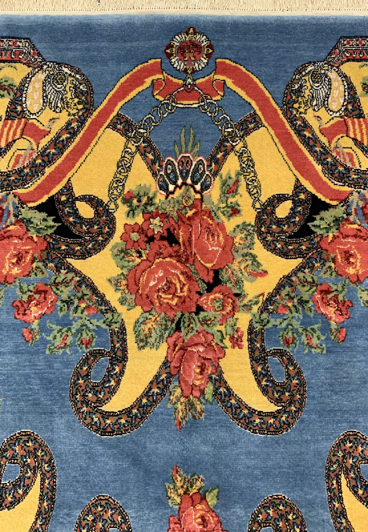 Detail d: Senneh Sehr fein Persien, "Shiro-Khorshid &Krone", ca. 30 Jahre, Korkwolle mit und auf Seide, ca. 340 x 215 cm, ca. 1,0 Mio. Kn/qm, EHZ: 1