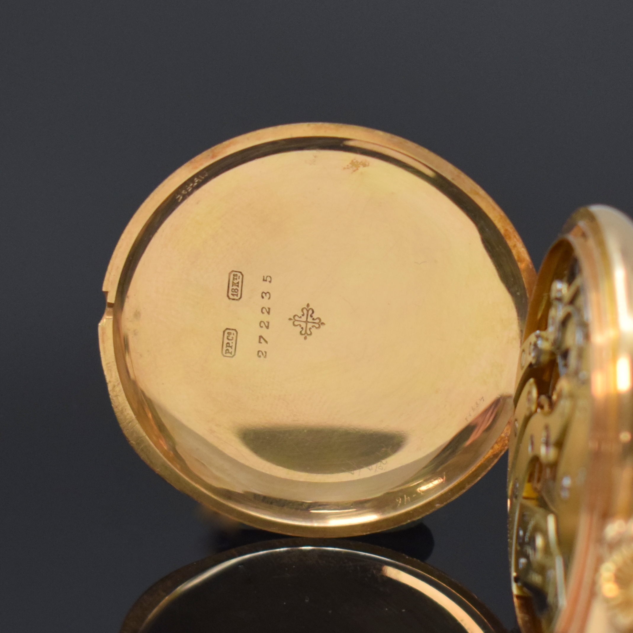 Detail c: PATEK PHILIPPE Gondolo Taschenuhr in RoseG 750/000, Schweiz um 1915, guill. Geh., Cuvette fehlt, 2-tlg. Emailzifferbl. m. röm. Zahlen, Zeiger ...