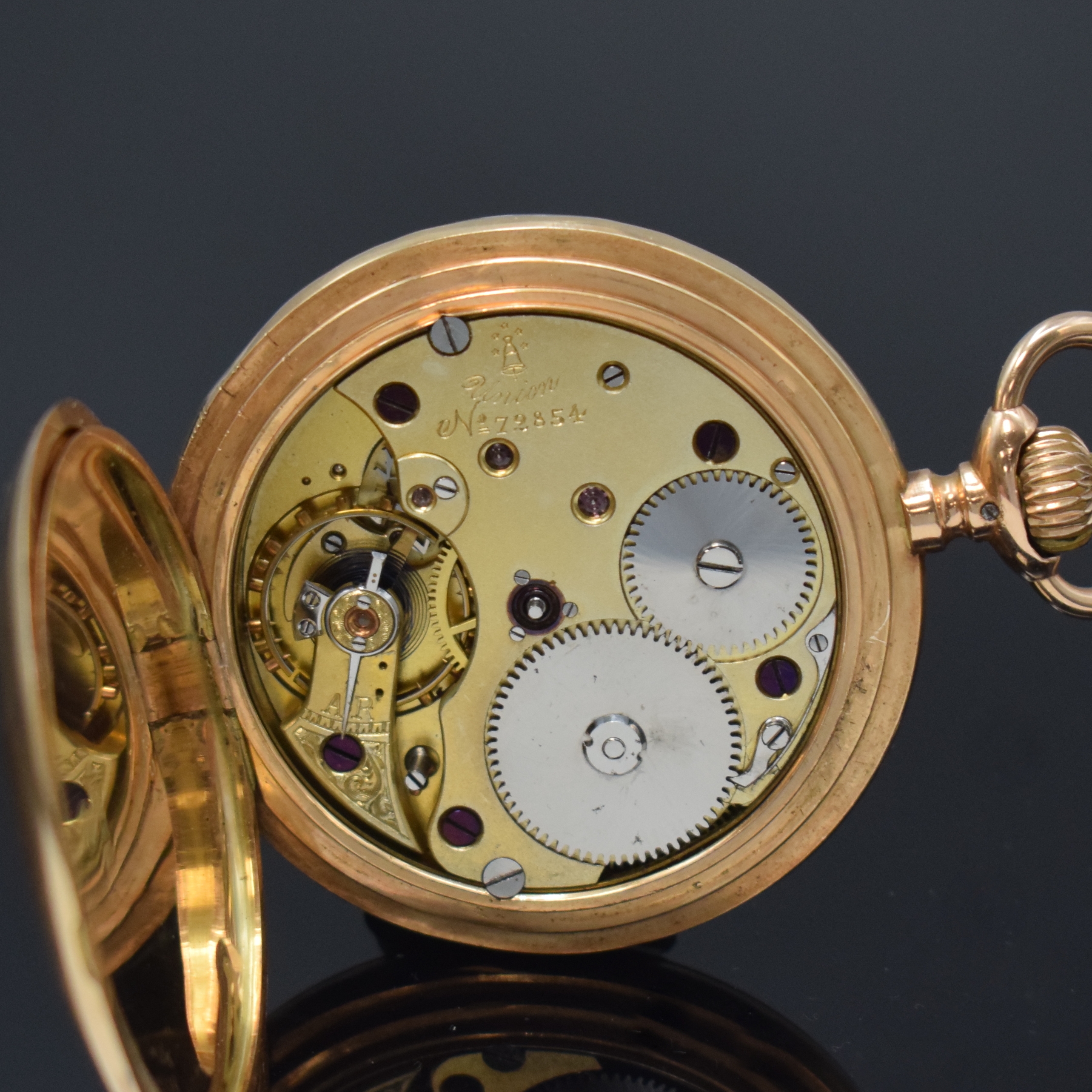 Detail g: UNION GLOCKE Herrensavonette in RoséG 585/000, Schweiz um 1910, guill. 3-Deckel Goldgeh. dell., Monogramm-Grav. auf dem Sprungdeckel, 3-tlg. ...