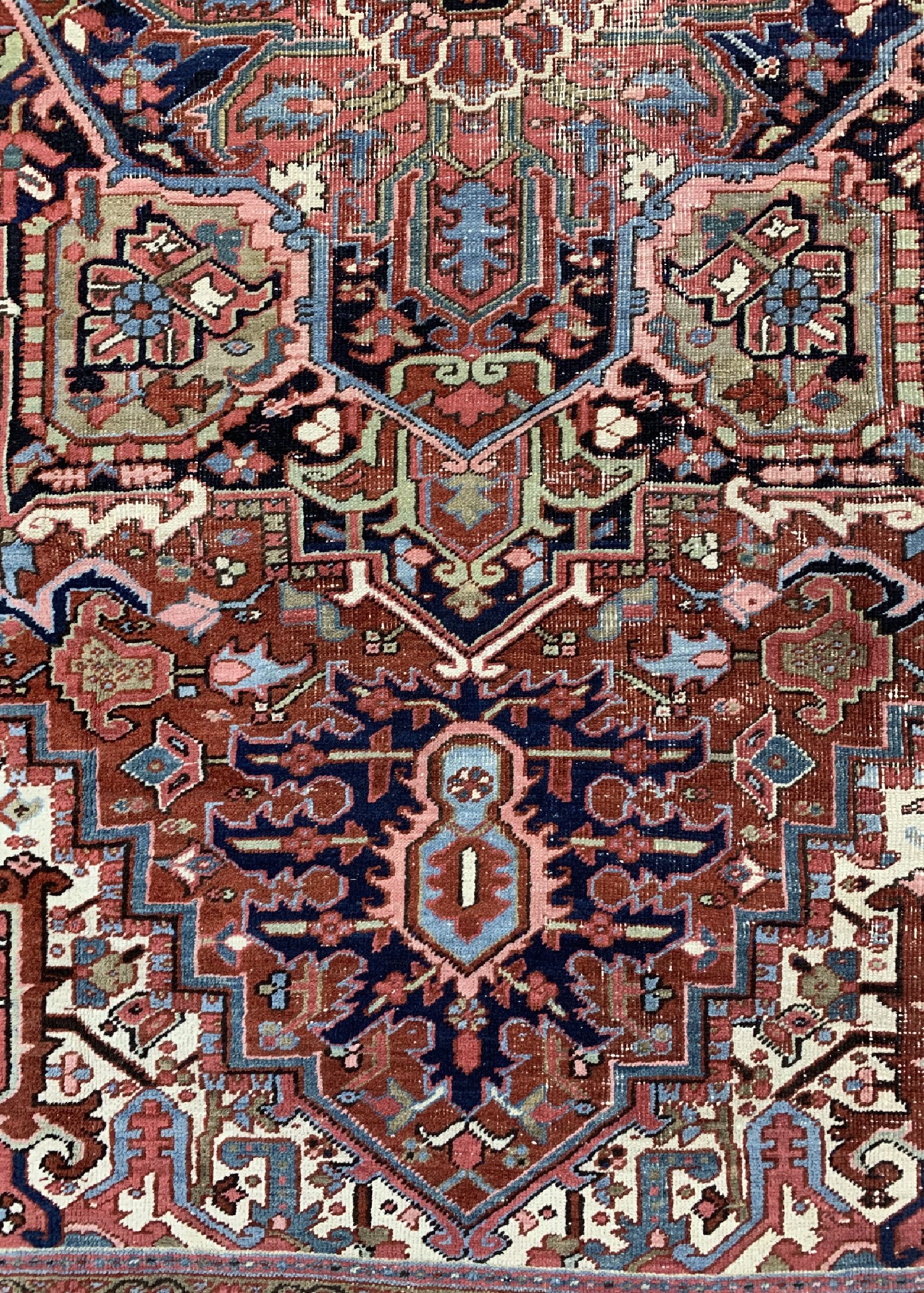 Detail b: Heriz alt, Persien, um 1930, Wolle auf Baumwolle, ca. 336 x 260 cm, EHZ: 3