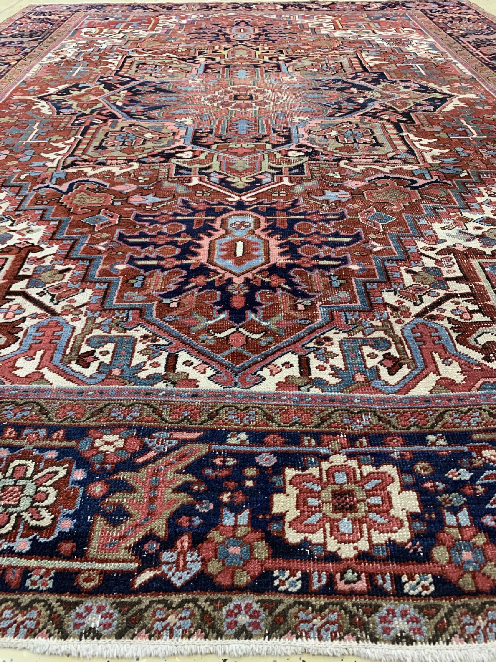Detail d: Heriz alt, Persien, um 1930, Wolle auf Baumwolle, ca. 336 x 260 cm, EHZ: 3
