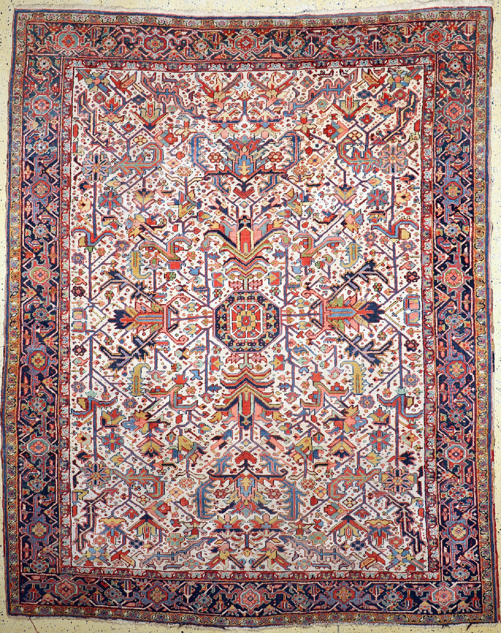 Heriz alt, Persien, um 1940, Wolle auf Baumwolle, ca. 330 x 262 cm, EHZ: 2-3