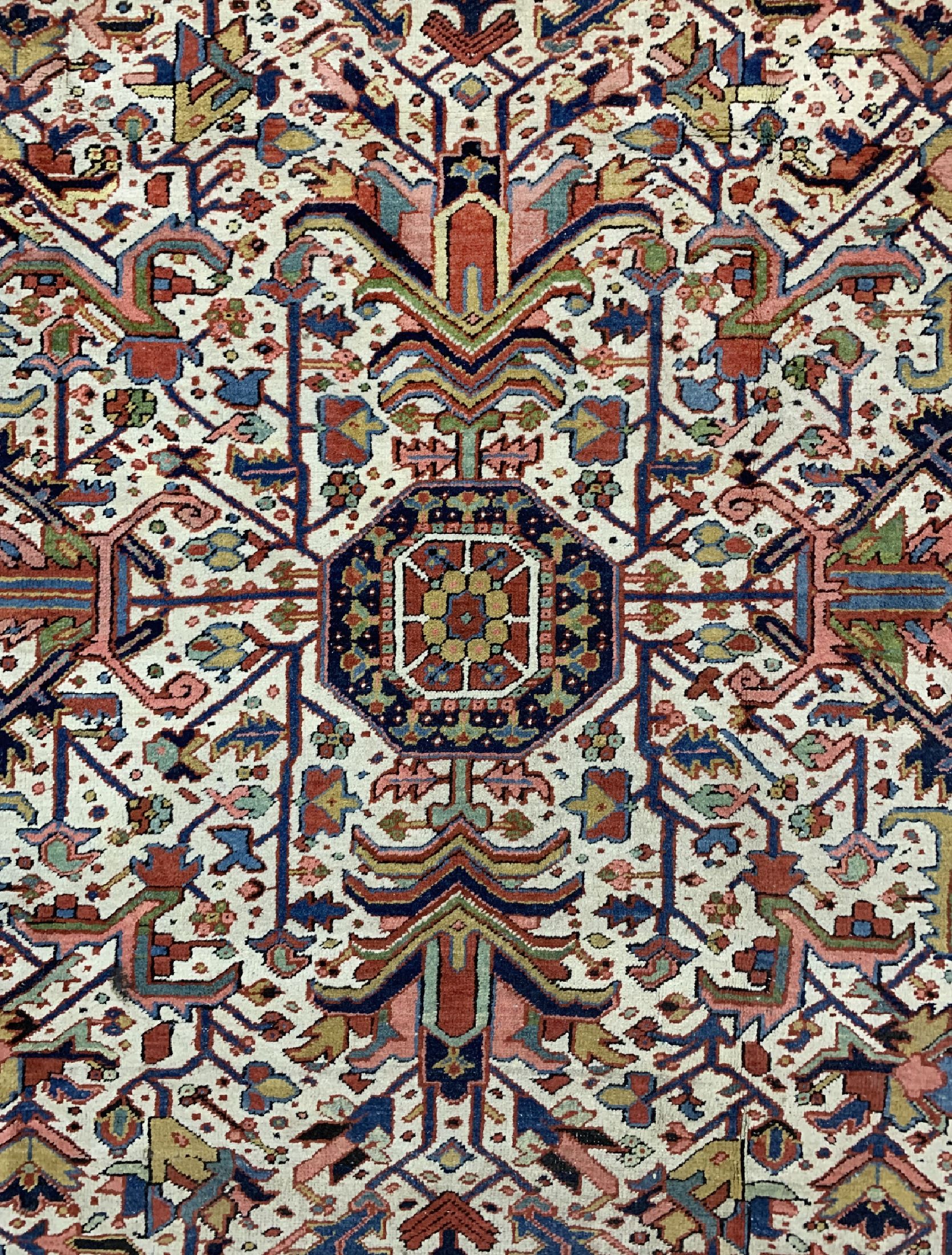 Detail c: Heriz alt, Persien, um 1940, Wolle auf Baumwolle, ca. 330 x 262 cm, EHZ: 2-3