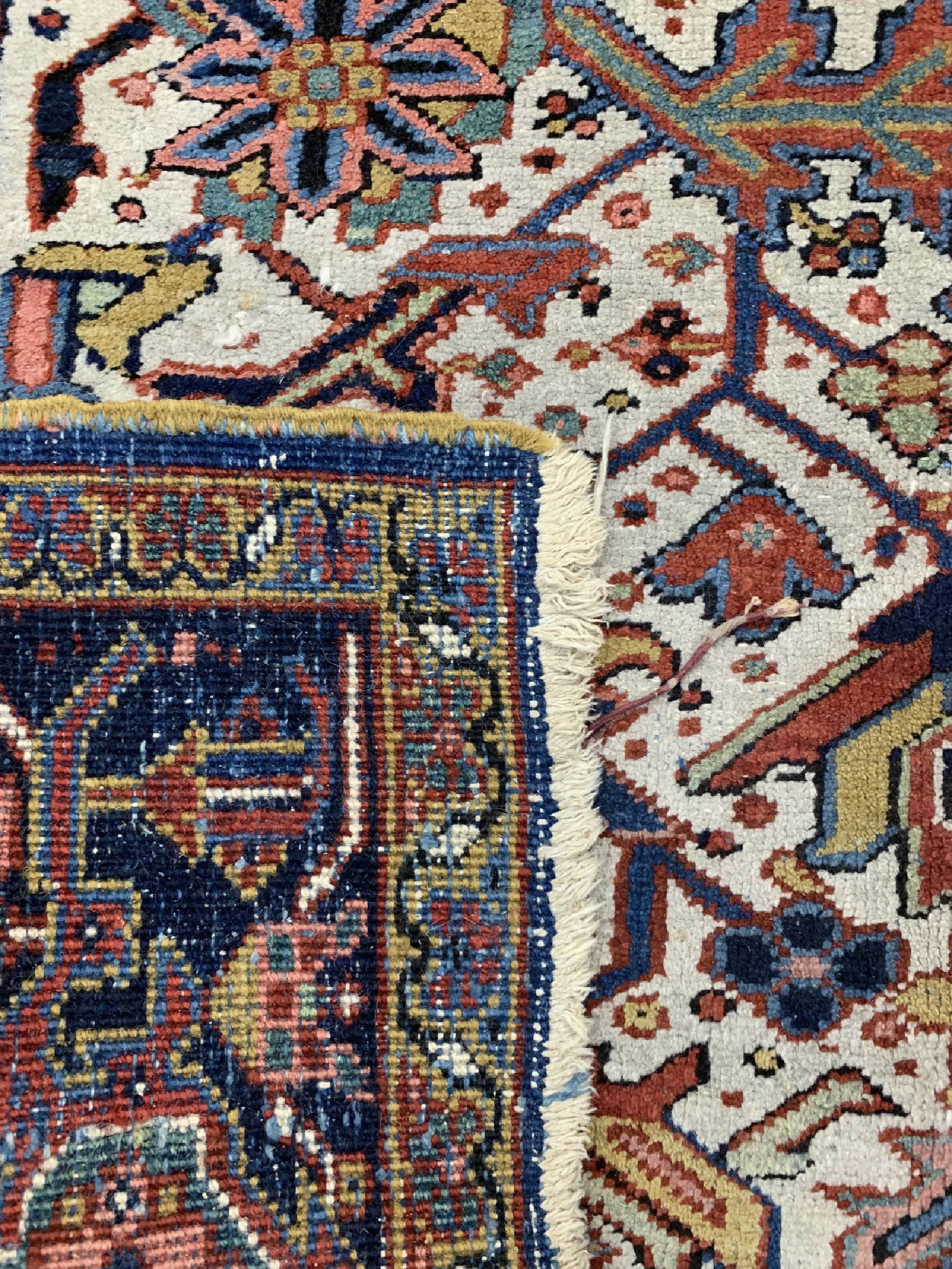 Detail e: Heriz alt, Persien, um 1940, Wolle auf Baumwolle, ca. 330 x 262 cm, EHZ: 2-3
