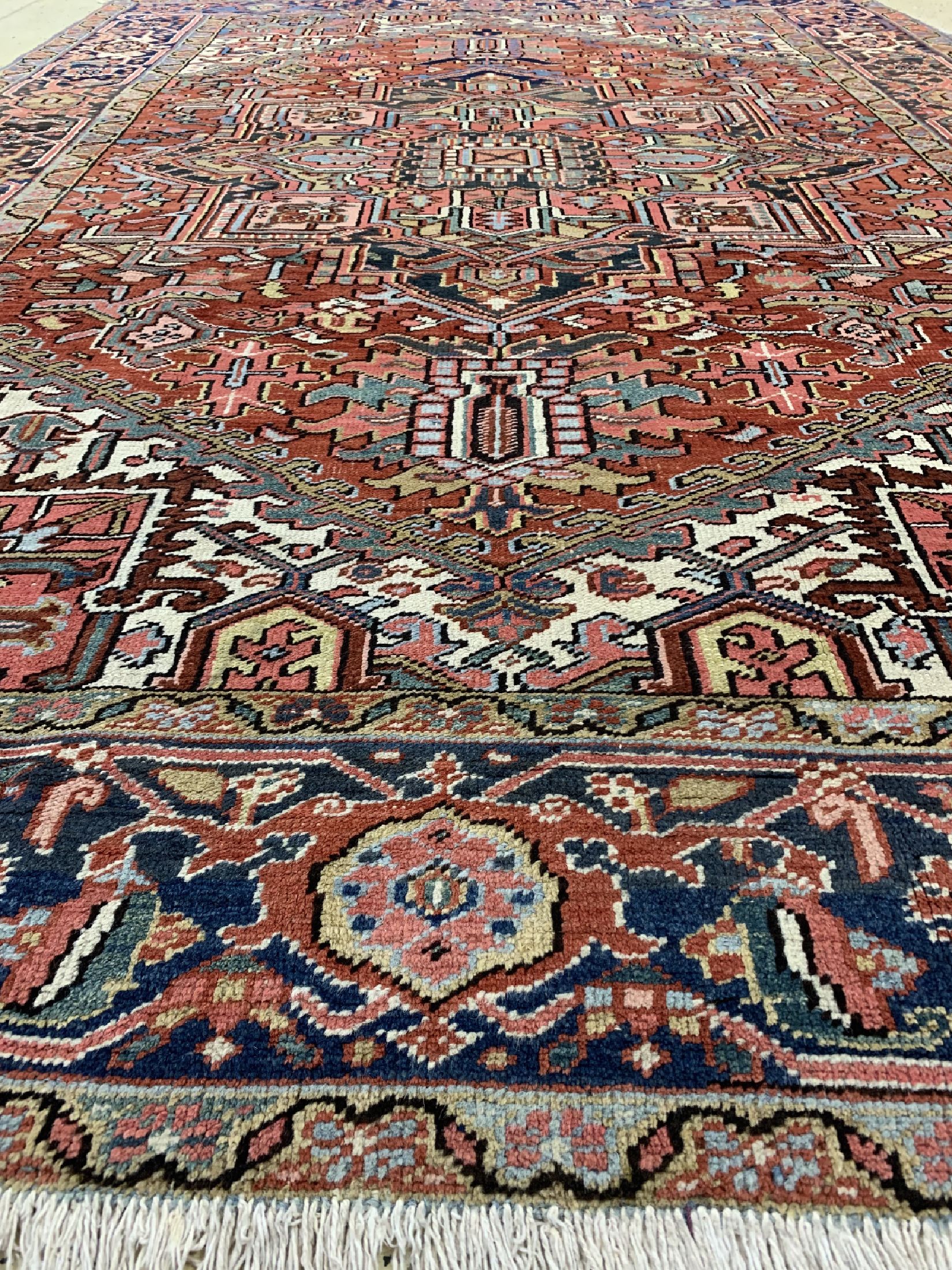 Detail d: Heriz alt, Persien, um 1940, Wolle auf Baumwolle, ca. 340 x 236 cm, EHZ: 3