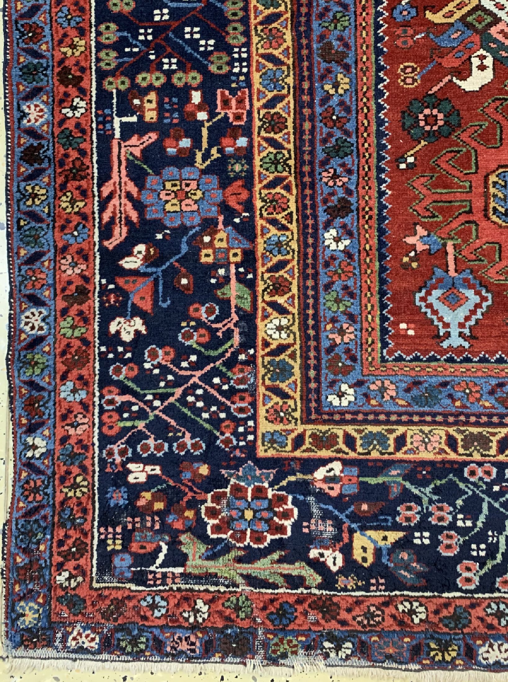 Detail b: Garadjeh alt, Persien, um 1930, Wolle auf Baumwolle, ca. 365 x 277 cm, Mottenfraß, EHZ: 3