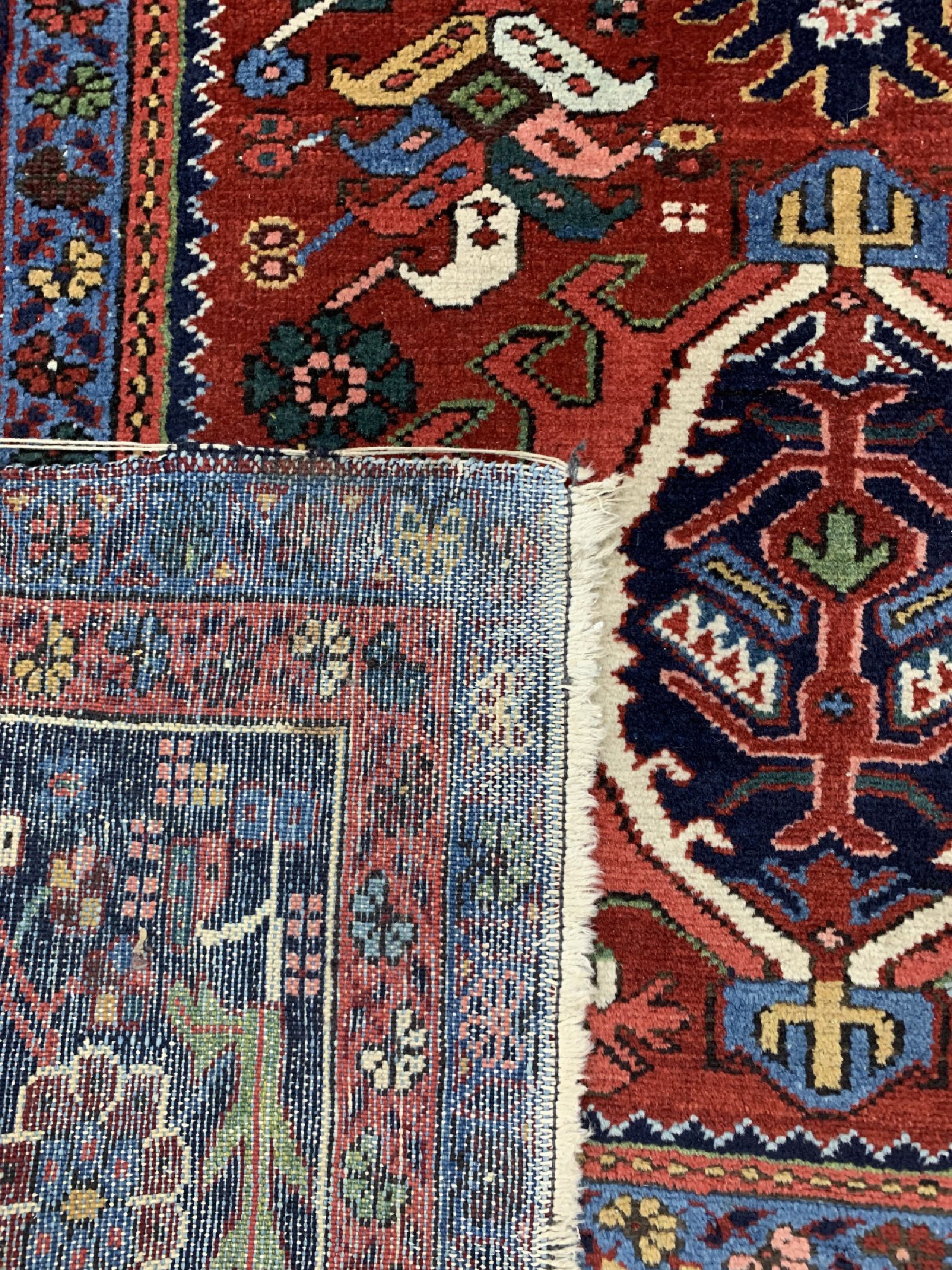 Detail f: Garadjeh alt, Persien, um 1930, Wolle auf Baumwolle, ca. 365 x 277 cm, Mottenfraß, EHZ: 3