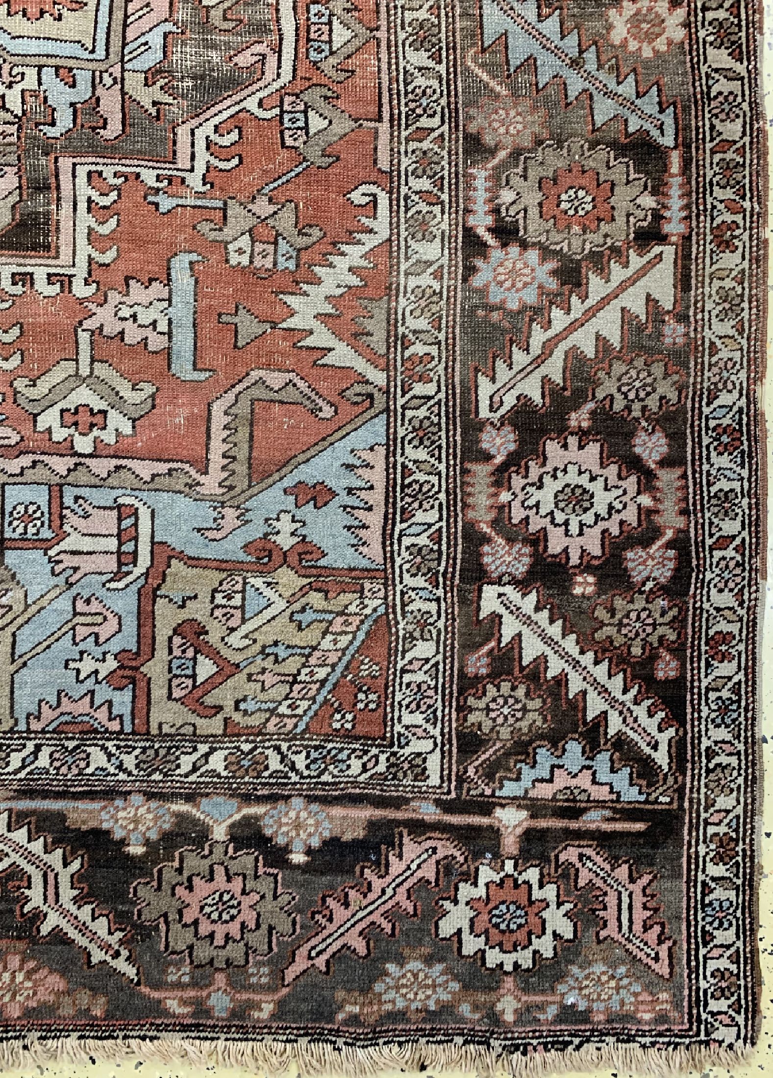 Detail a: Heriz antik, Persien, um 1900, Wolle auf Baumwolle, ca. 370 x 305 cm, verblasst, EHZ: 3-4