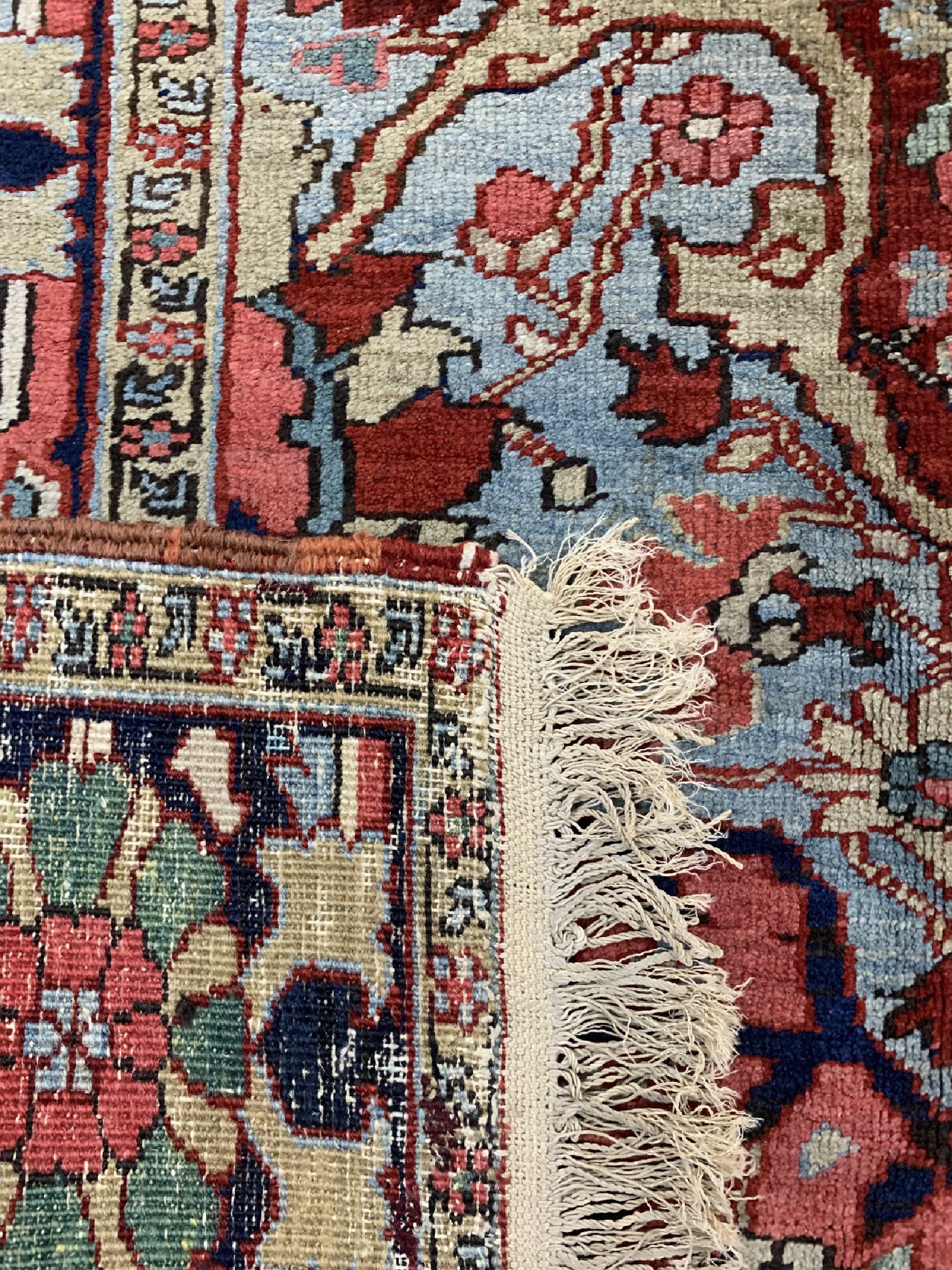 Detail f: Heriz alt, Persien, um 1940, Wolle auf Baumwolle, ca. 388 x 288 cm, EHZ: 2-3, (Fransen erneuert)