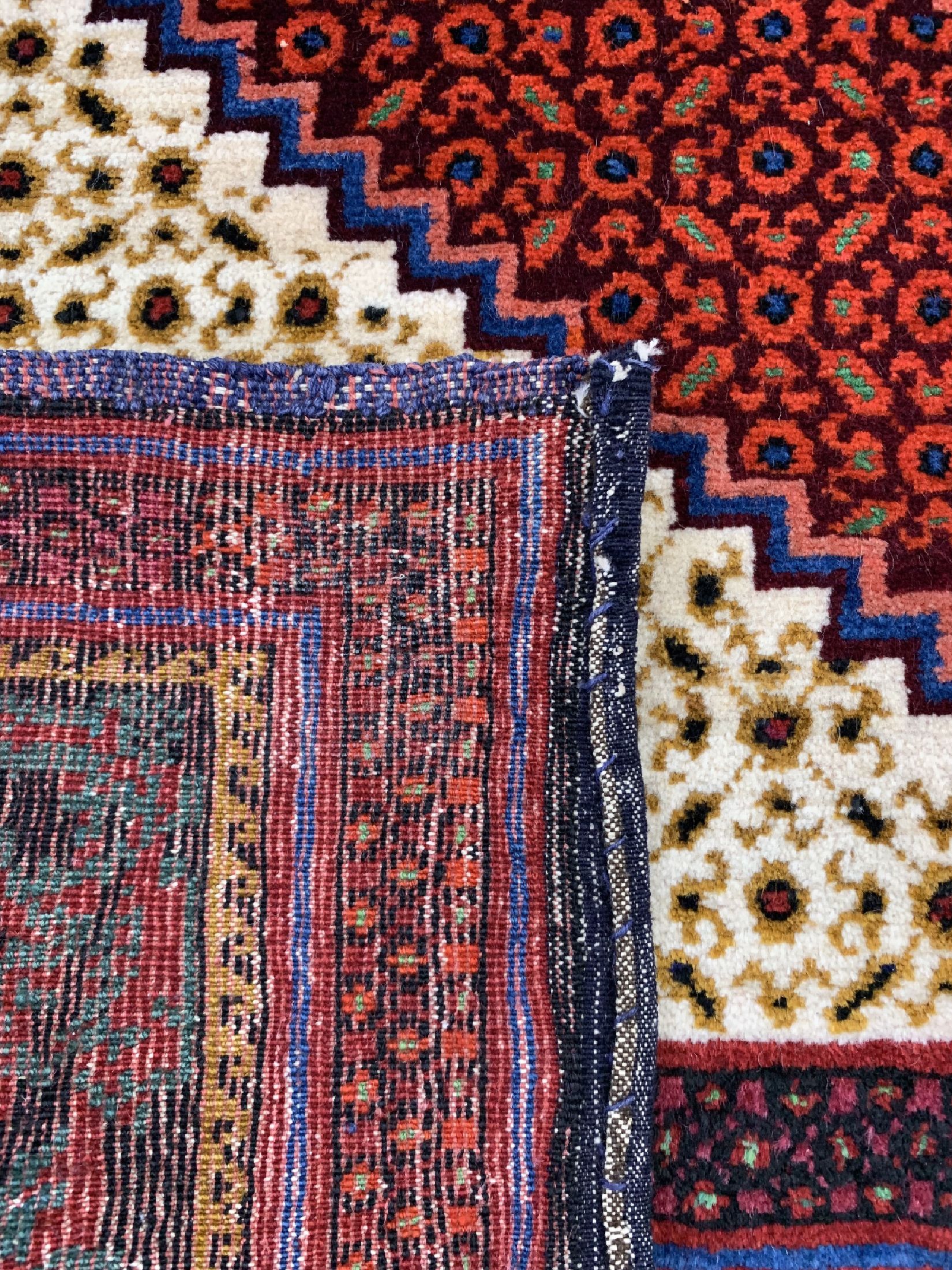 Detail e: Karabagh alt, Kaukasus, um 1950, Wolle auf Wolle, ca. 210 x 135 cm, EHZ: 1-2