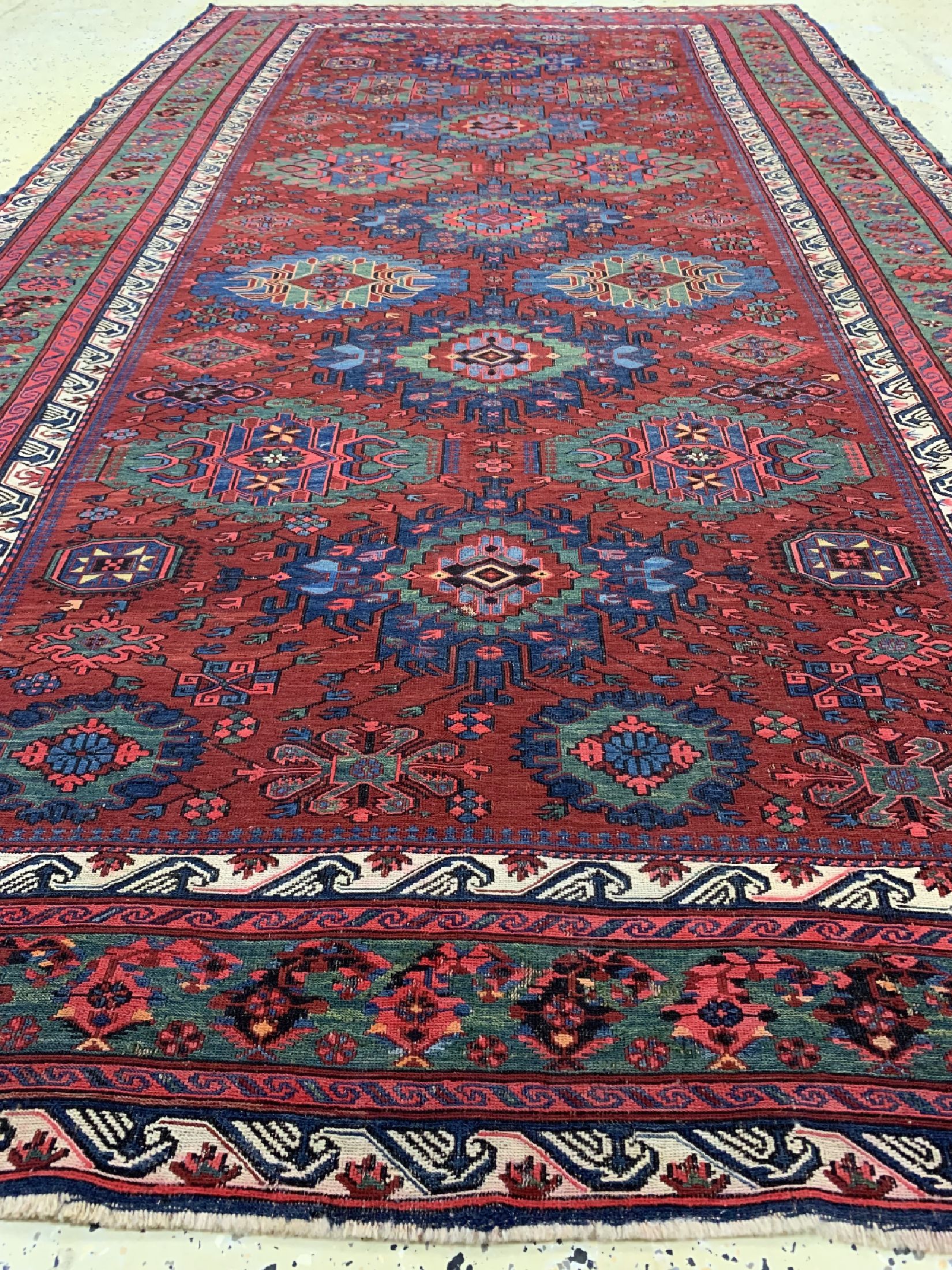 Detail e: Antiker Sumakh, Kaukasus, um 1900, Wolle auf Wolle, ca. 320 x 183 cm, EHZ: 1-2