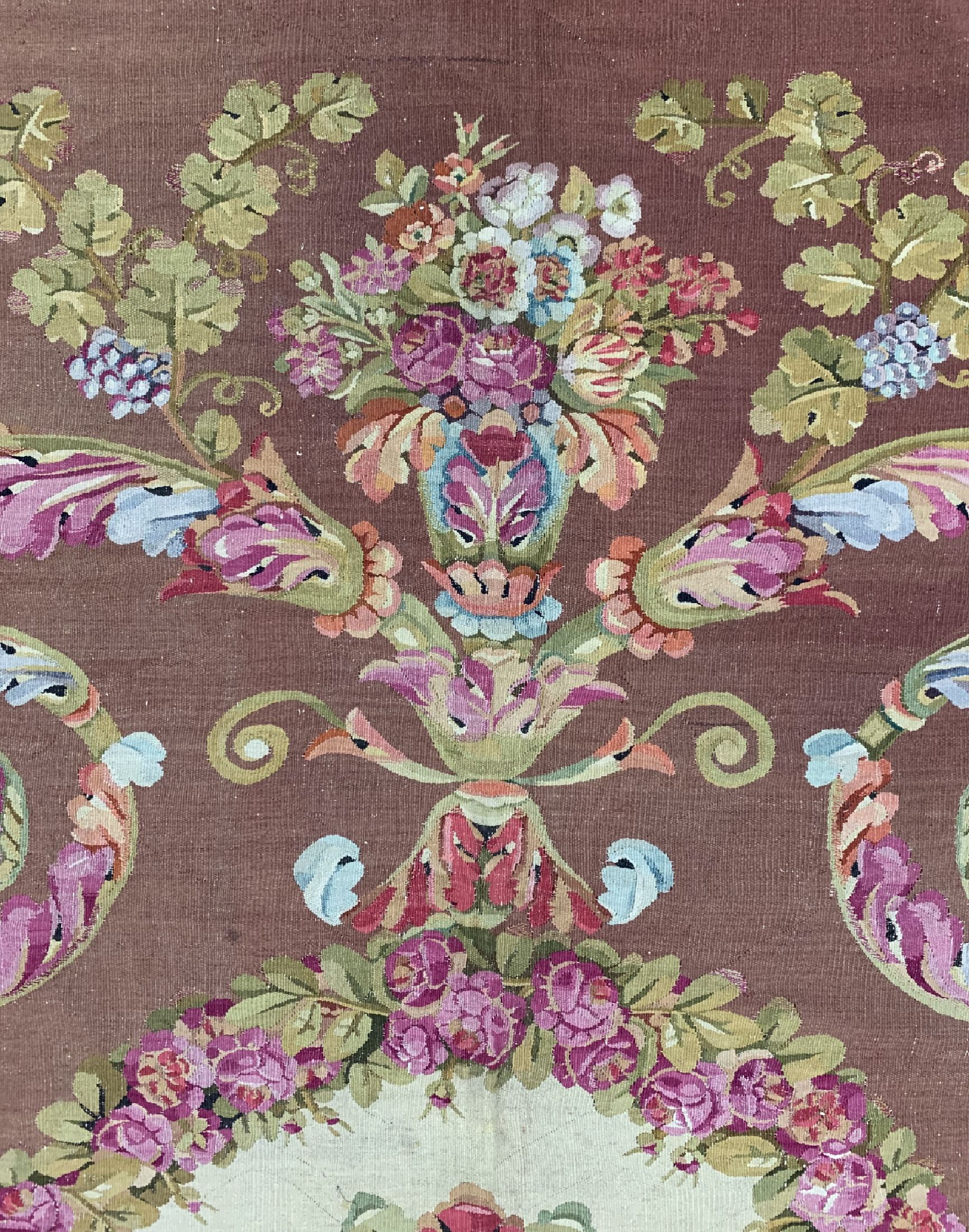 Detail h: Antiker Aubusson"Flachgewebt" Frankreich, 19.Jhd, Wolle auf Baumwolle, ca. 540 x 340 cm,EHZ: 3