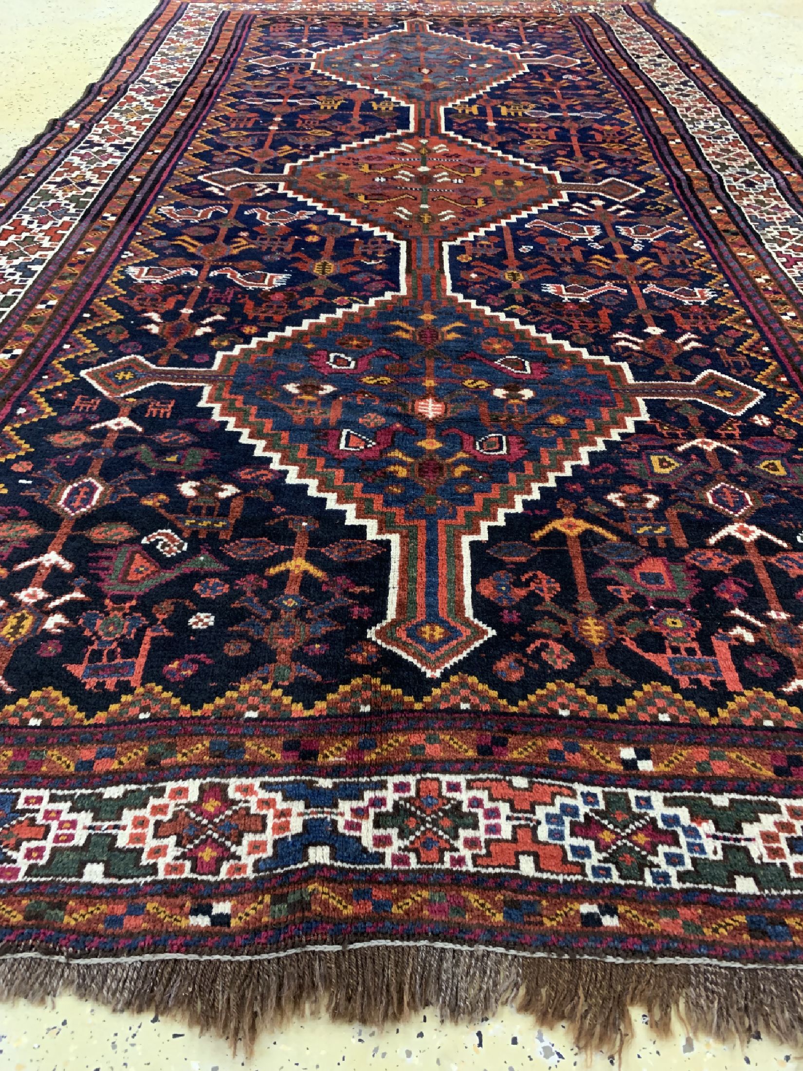 Detail e: Louri Ghaschgai, Persien, um 1930/1940, Wolle auf Wolle, ca. 280 x 160 cm, EHZ: 2, (minimal restauriert)