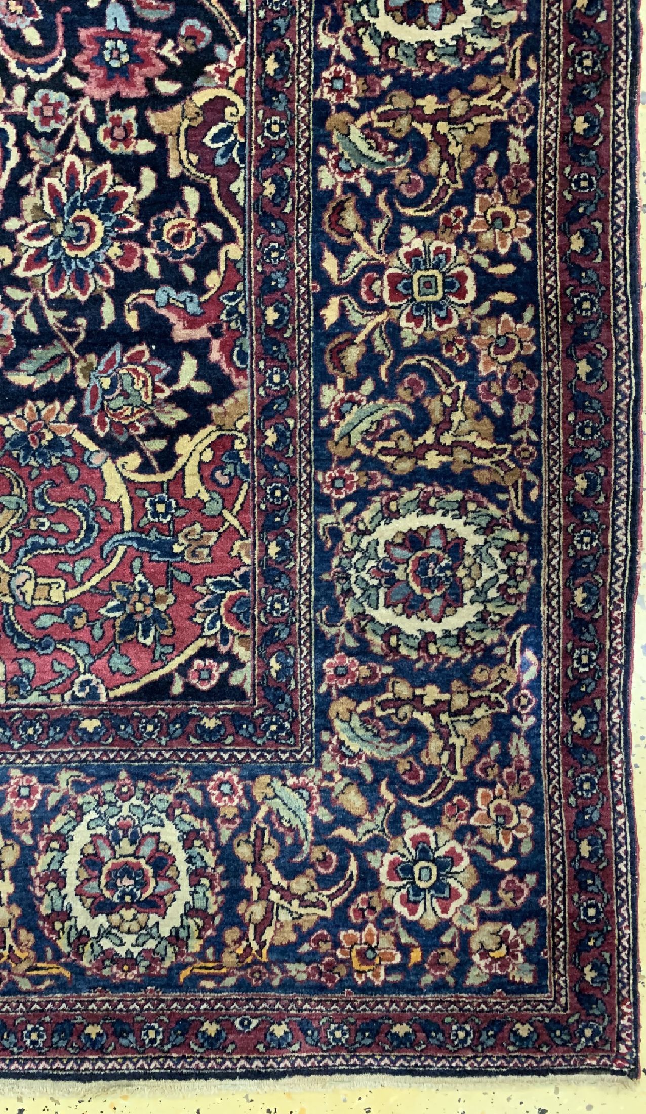 Detail a: Antiker Kerman, signiert, Persien, um 1900,Wolle auf Baumwolle, ca. 223 x 142 cm, EHZ: 2 Mottenfraß, gereinigt