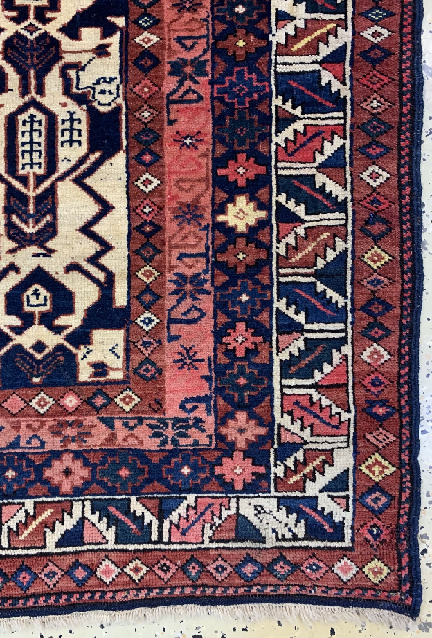 Detail a: Antiker Schirwan, Kaukasus, 19.Jhd, Wolle auf Wolle, ca. 163 x 117 cm, EHZ: 2, (minimal restauriert)