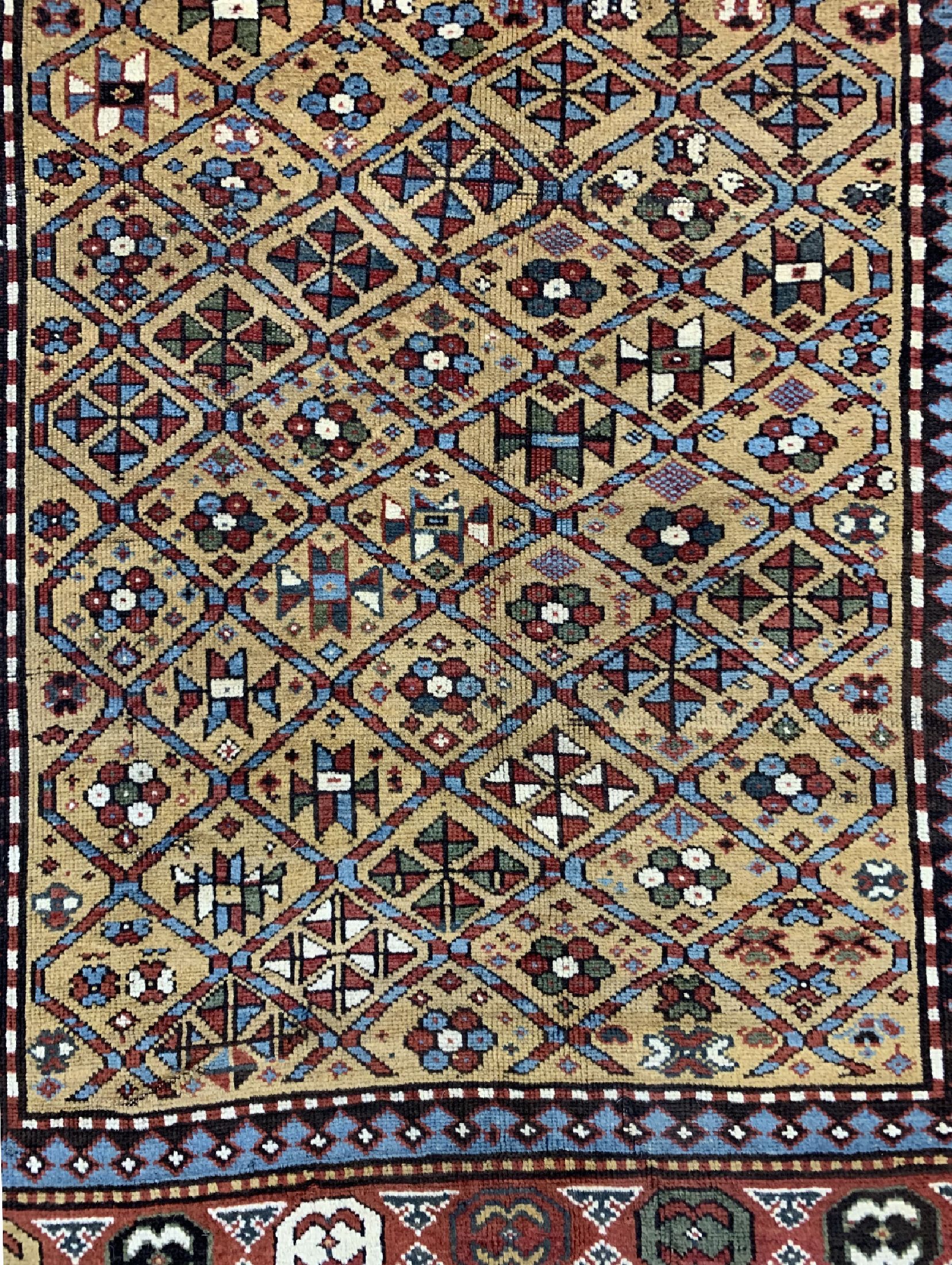 Detail b: Antiker Kazak, Kaukasus, 19.Jhd, Wolle auf Wolle, ca. 250 x 130 cm, EHZ: 2, (minimal restauriert)