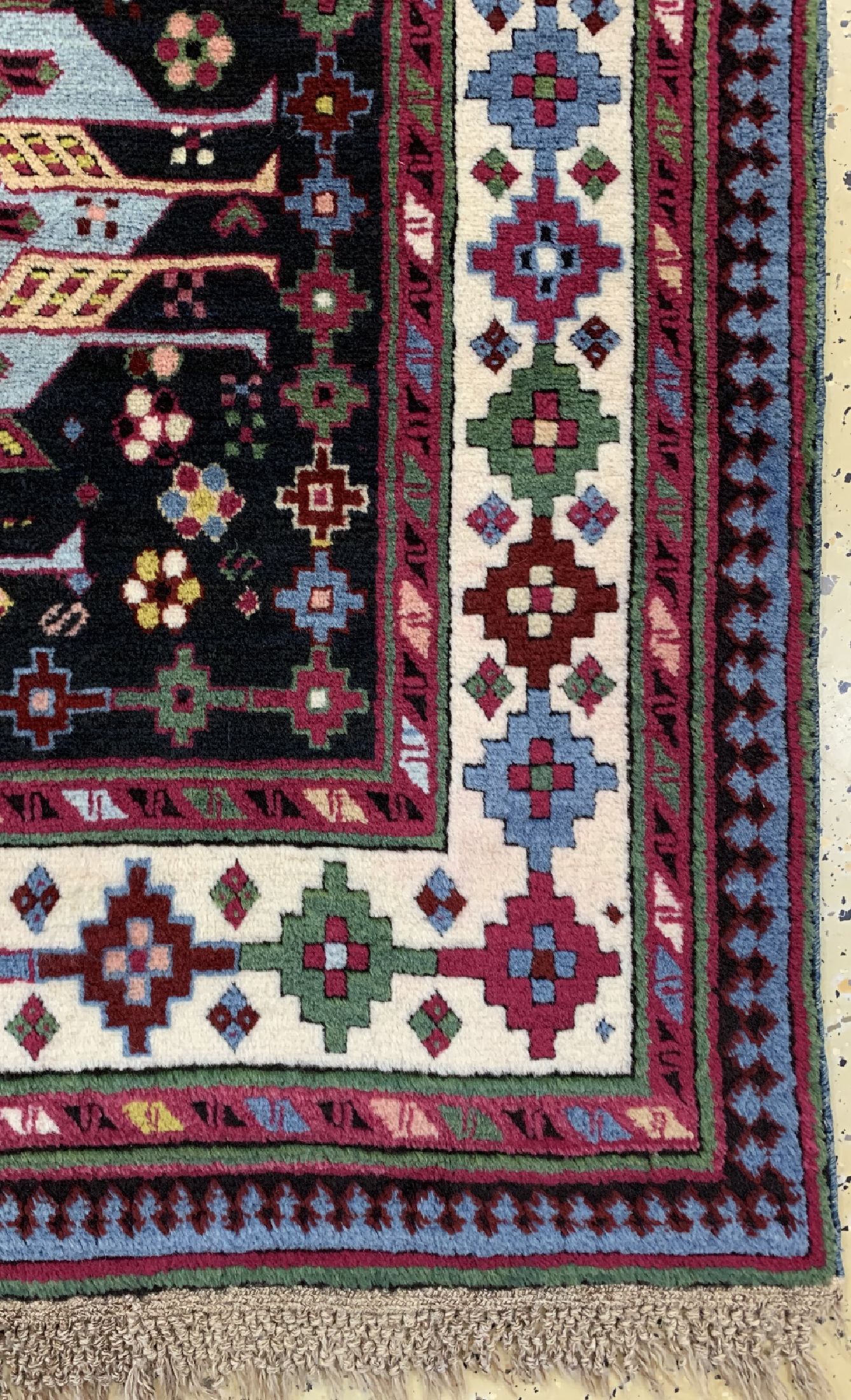 Detail a: Antiker Kazak, Kaukasus, 19.Jhd, Wolle auf Wolle, ca. 315 x 115 cm, EHZ: 1-2
