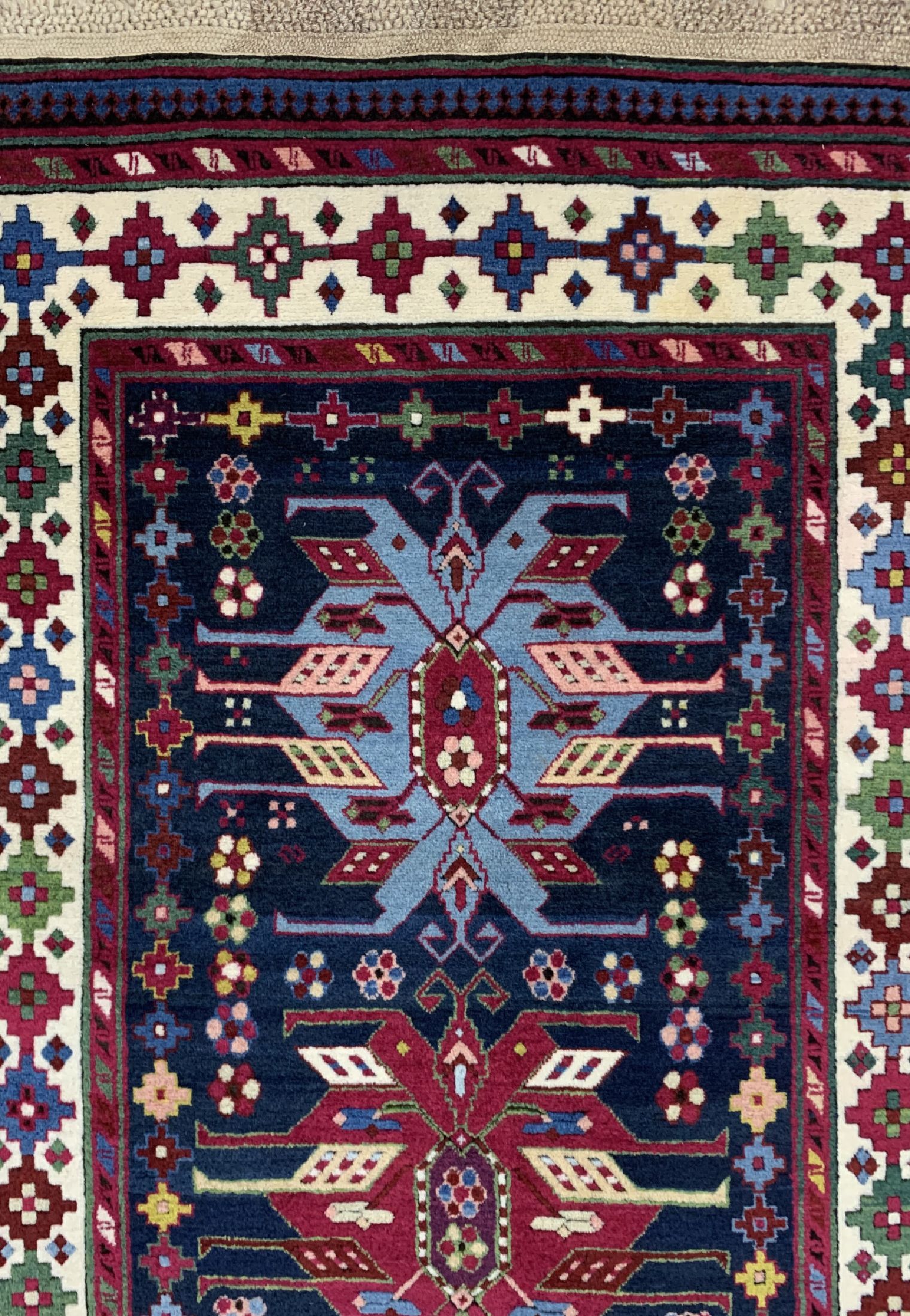 Detail d: Antiker Kazak, Kaukasus, 19.Jhd, Wolle auf Wolle, ca. 315 x 115 cm, EHZ: 1-2