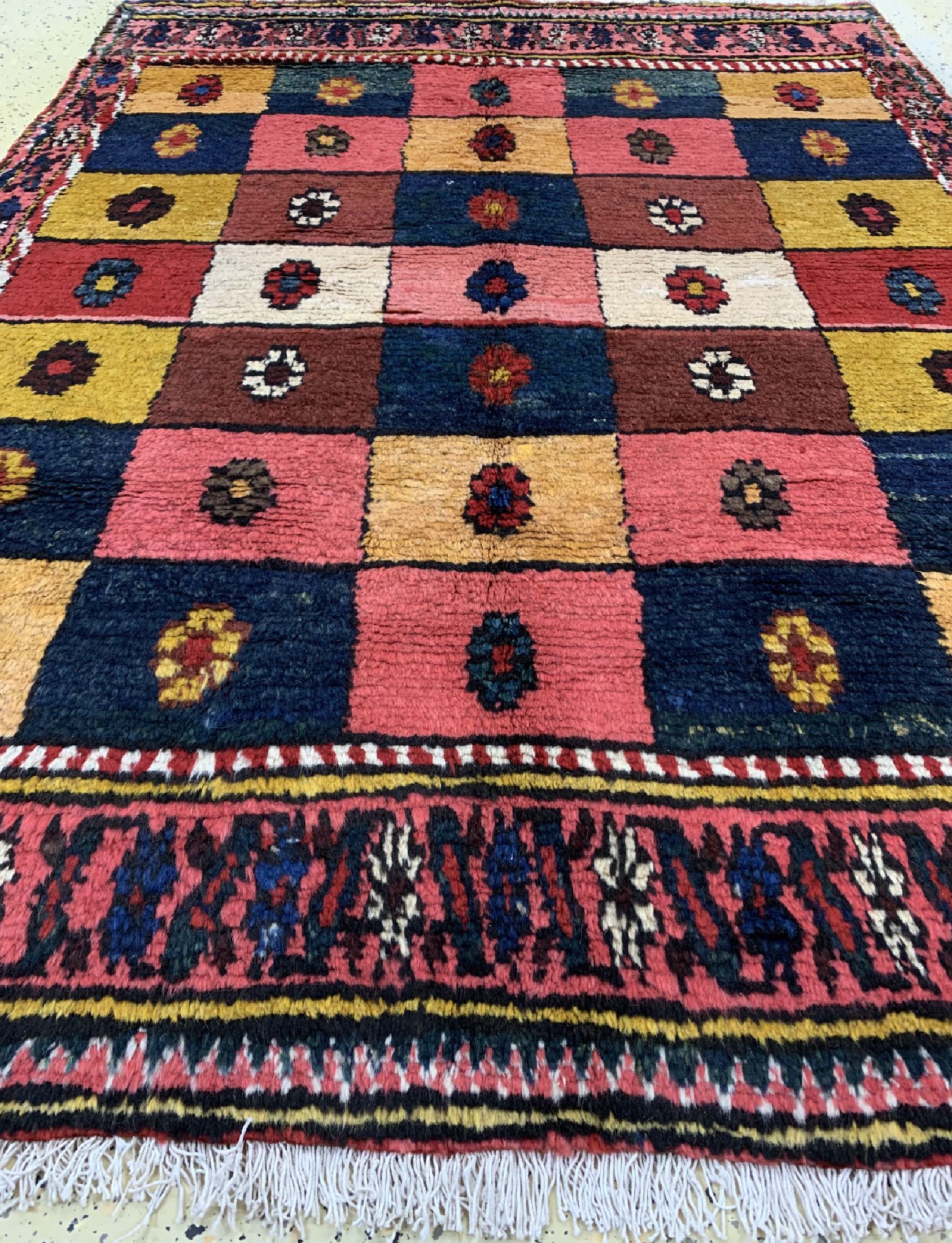 Detail d: Louri Bachtiar, Persien, um 1940, Wolle aufBaumwolle, ca. 210 x 135 cm, EHZ: 1-2