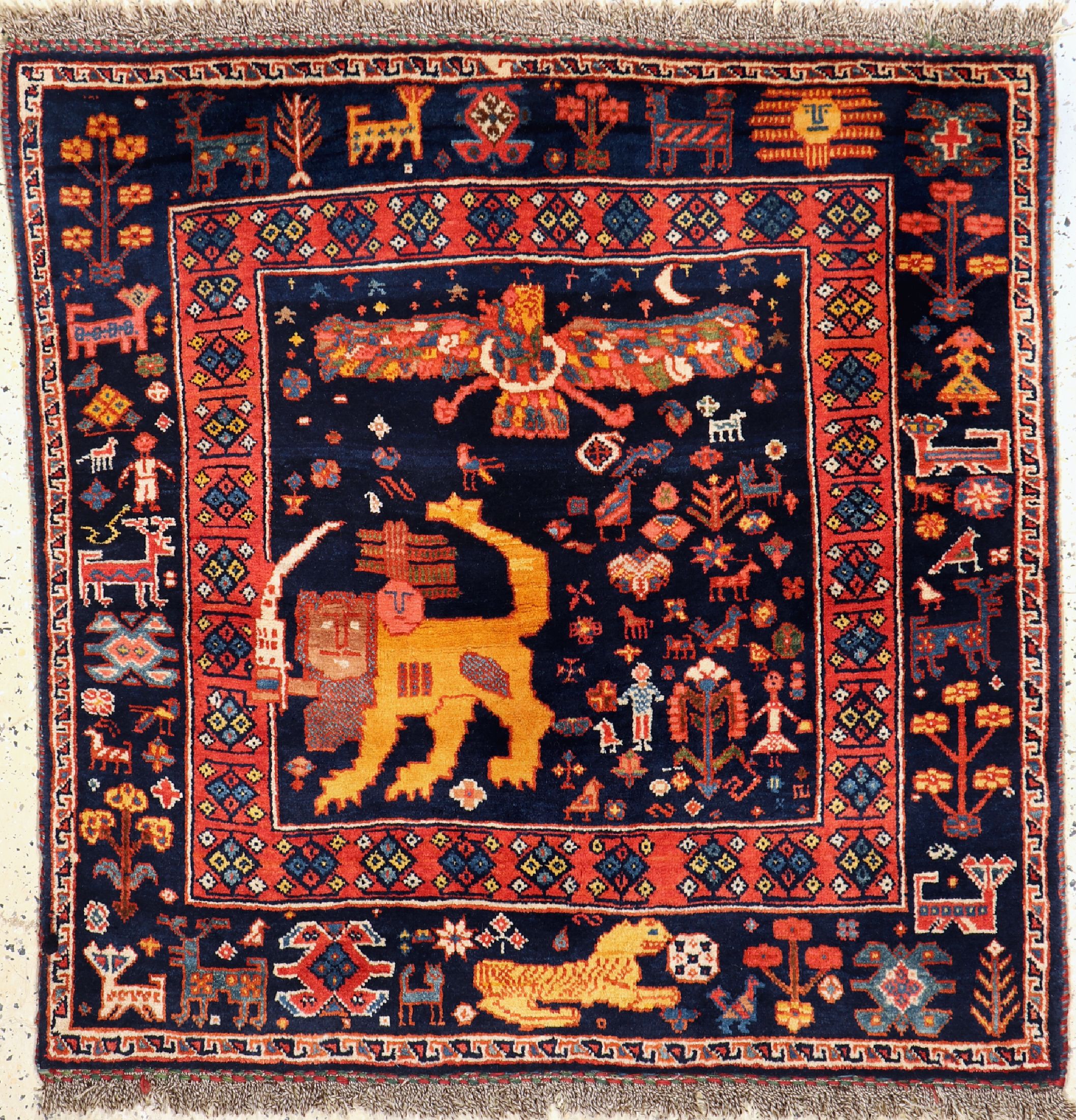 Gabbeh alt"Farvahar Symbol" Persien, um 1940/1950, Wolle auf Wolle, ca. 123 x 123 cm, EHZ: 1-2(Farhavar ist Symbol von Zoroastischen).