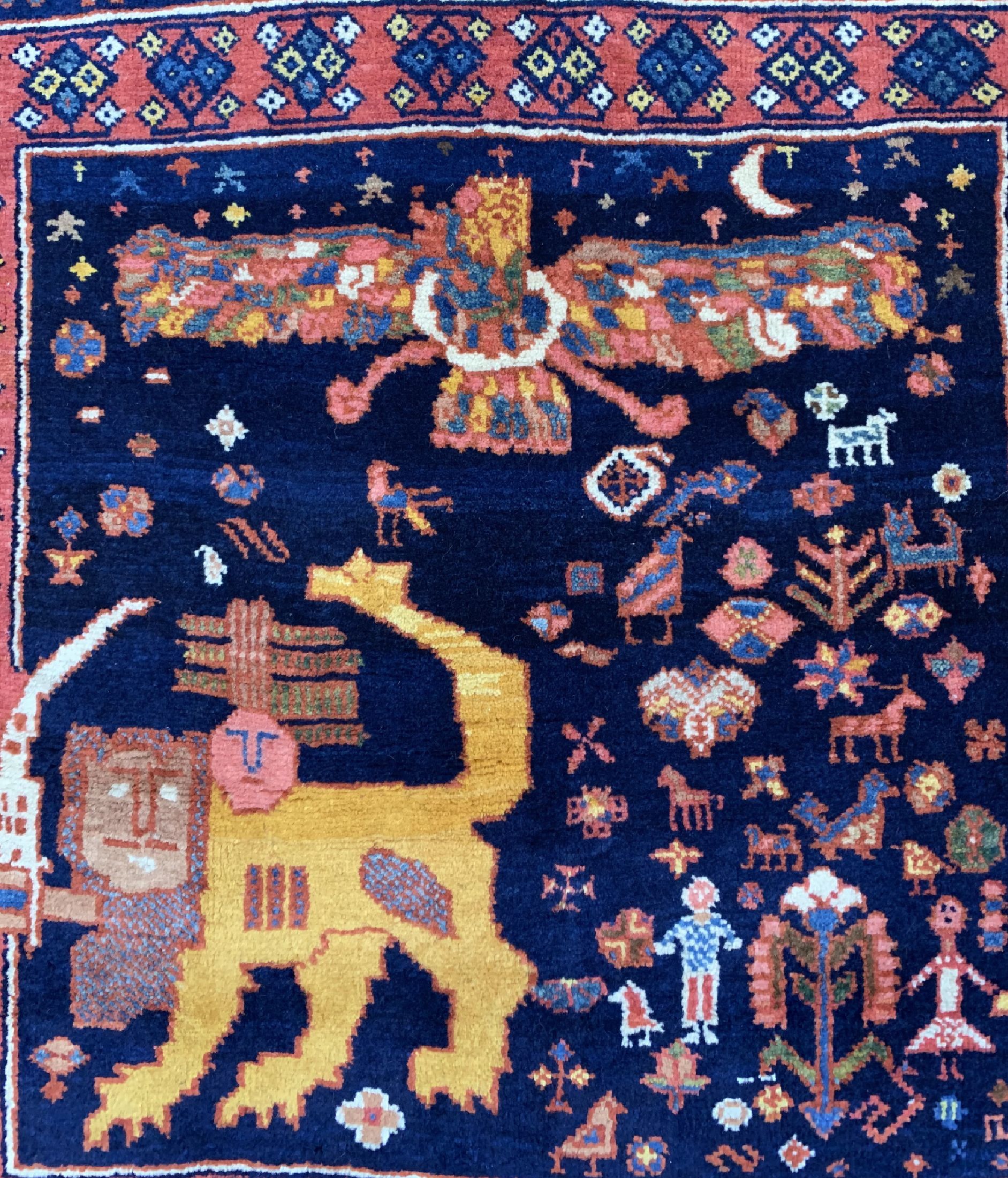 Detail b: Gabbeh alt"Farvahar Symbol" Persien, um 1940/1950, Wolle auf Wolle, ca. 123 x 123 cm, EHZ: 1-2(Farhavar ist Symbol von Zoroastischen).
