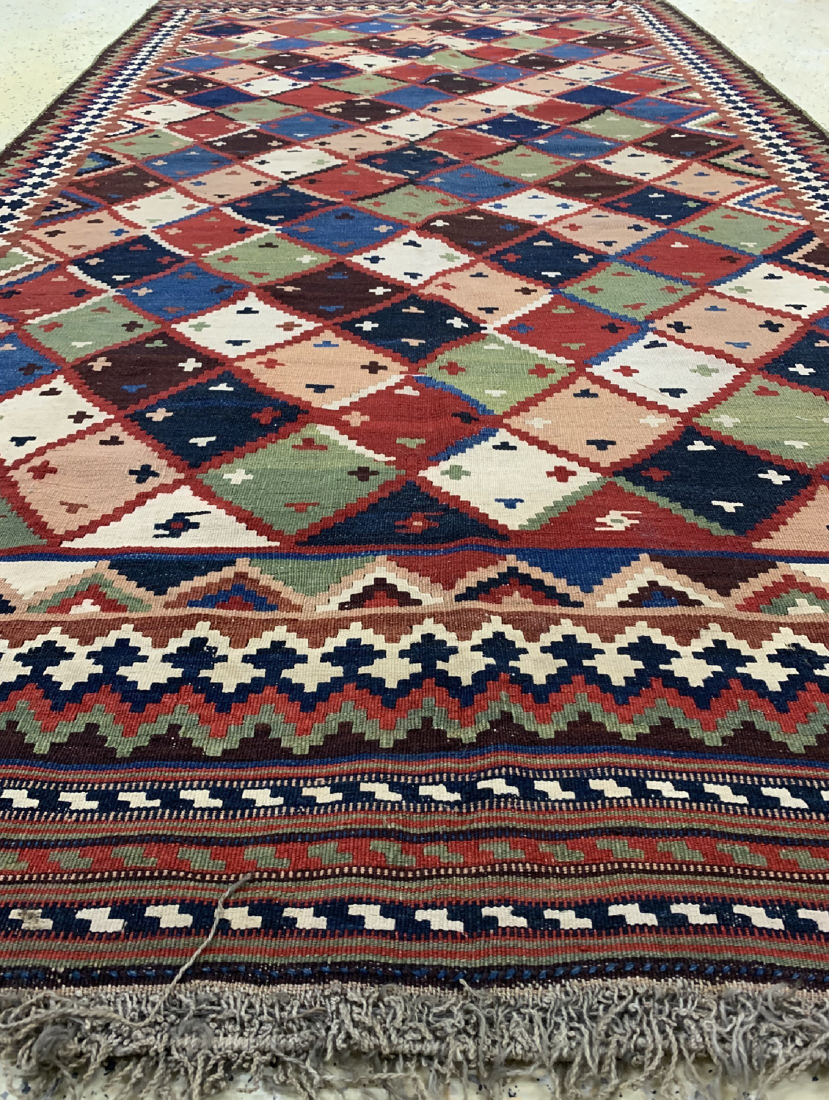 Detail d: Ghaschgai Kelim antik, Persien, um 1900, Wolle auf Wolle, ca. 290 x 153 cm, EHZ: 2, (ein geflicktes Loch)