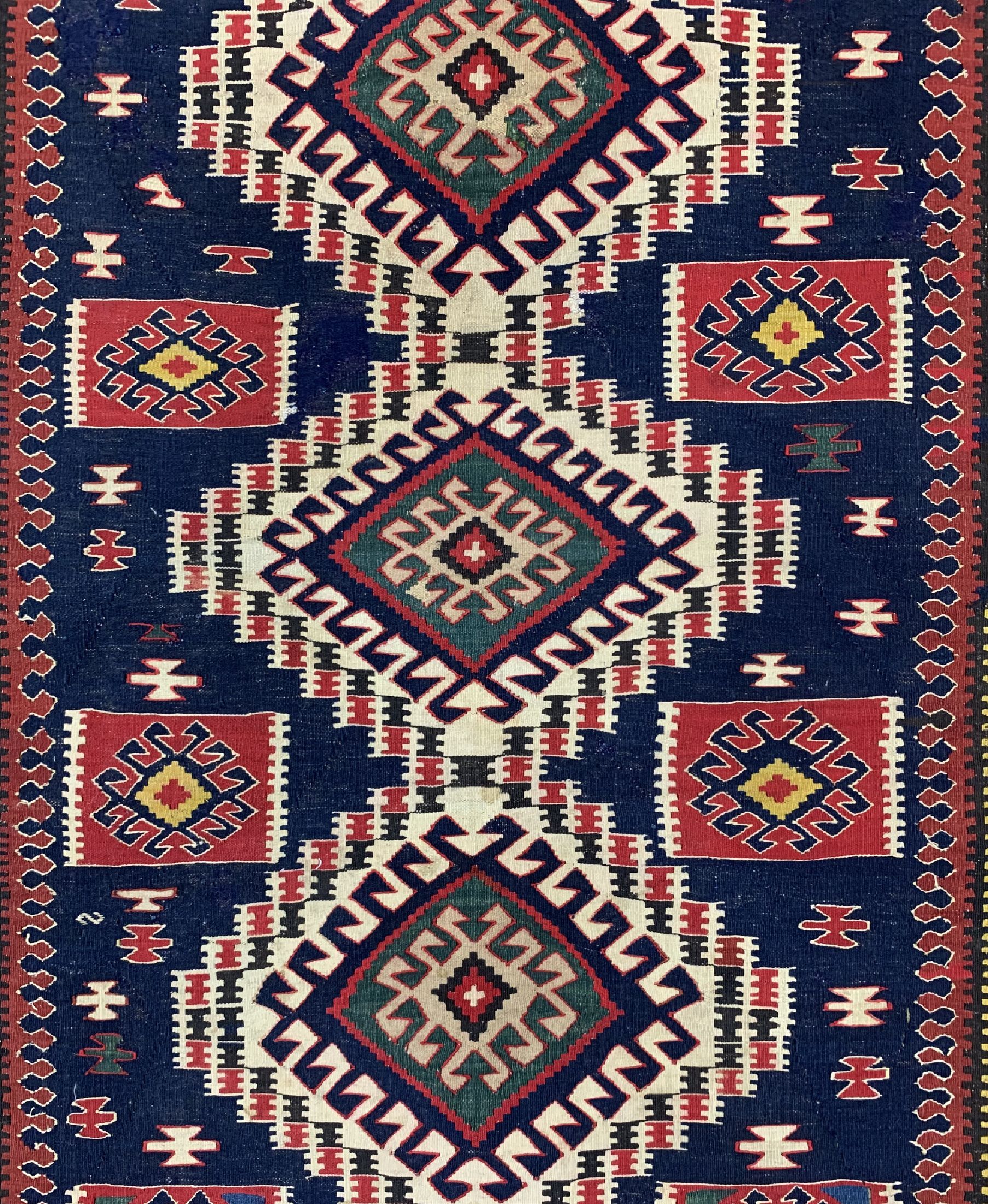 Detail c: Antiker Kuba-Schirwan Kelim, Kaukasus, um 1900, Wolle auf Wolle, ca. 440 x 214 cm, EHZ: 2