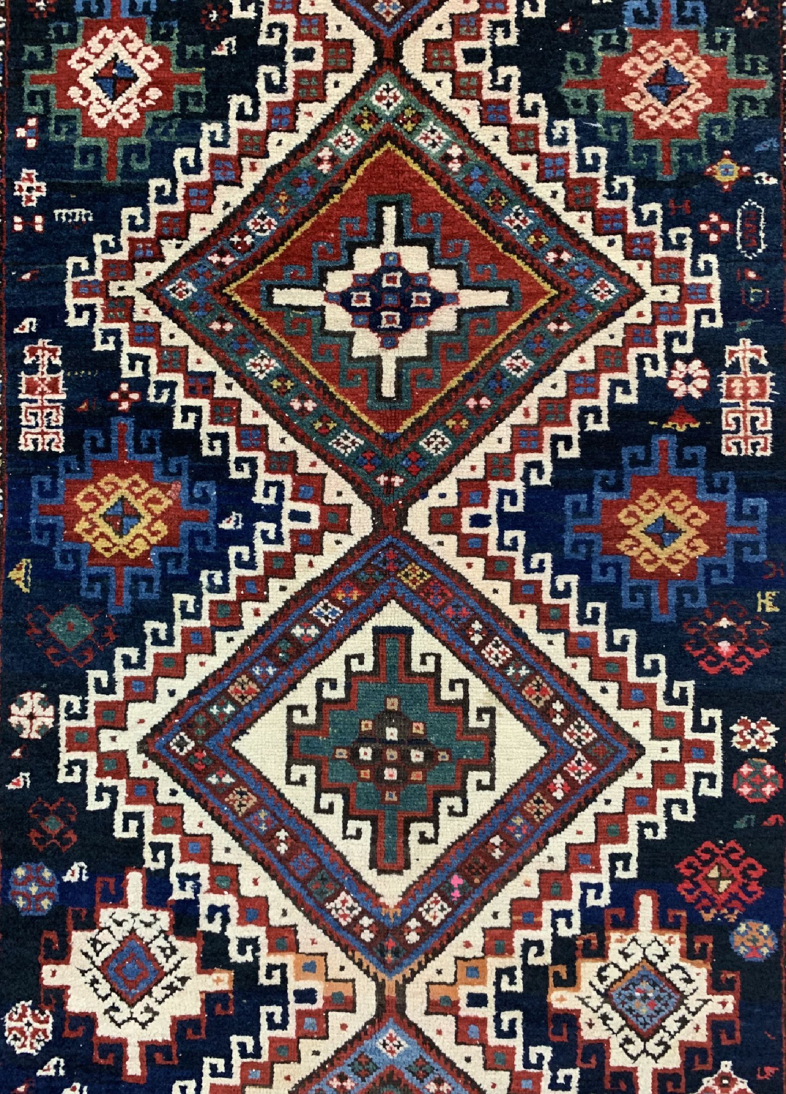 Detail c: Antiker Kazak, Kaukasus, datiert 1330(1909), Wolle auf Wolle, ca. 400 x 155 cm,EHZ: 2