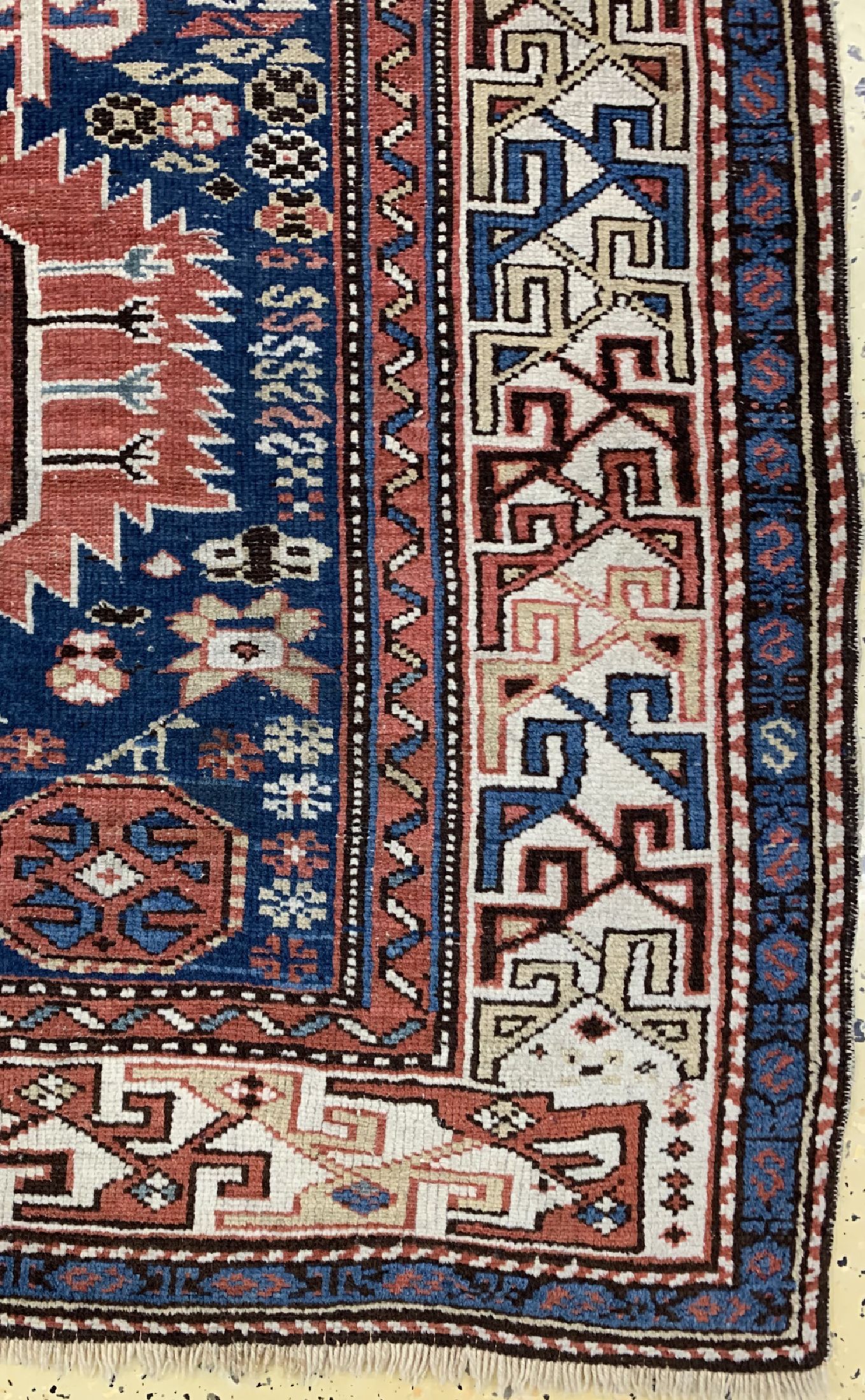 Detail a: Antiker Kazak"Akstafa", Kaukasus, 19.Jhd, Wolle auf Wolle, ca. 205 x 124 cm, EHZ: 2-3