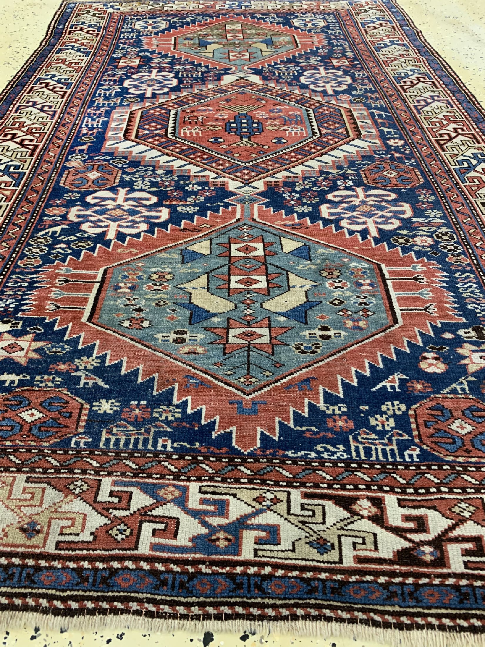 Detail e: Antiker Kazak"Akstafa", Kaukasus, 19.Jhd, Wolle auf Wolle, ca. 205 x 124 cm, EHZ: 2-3