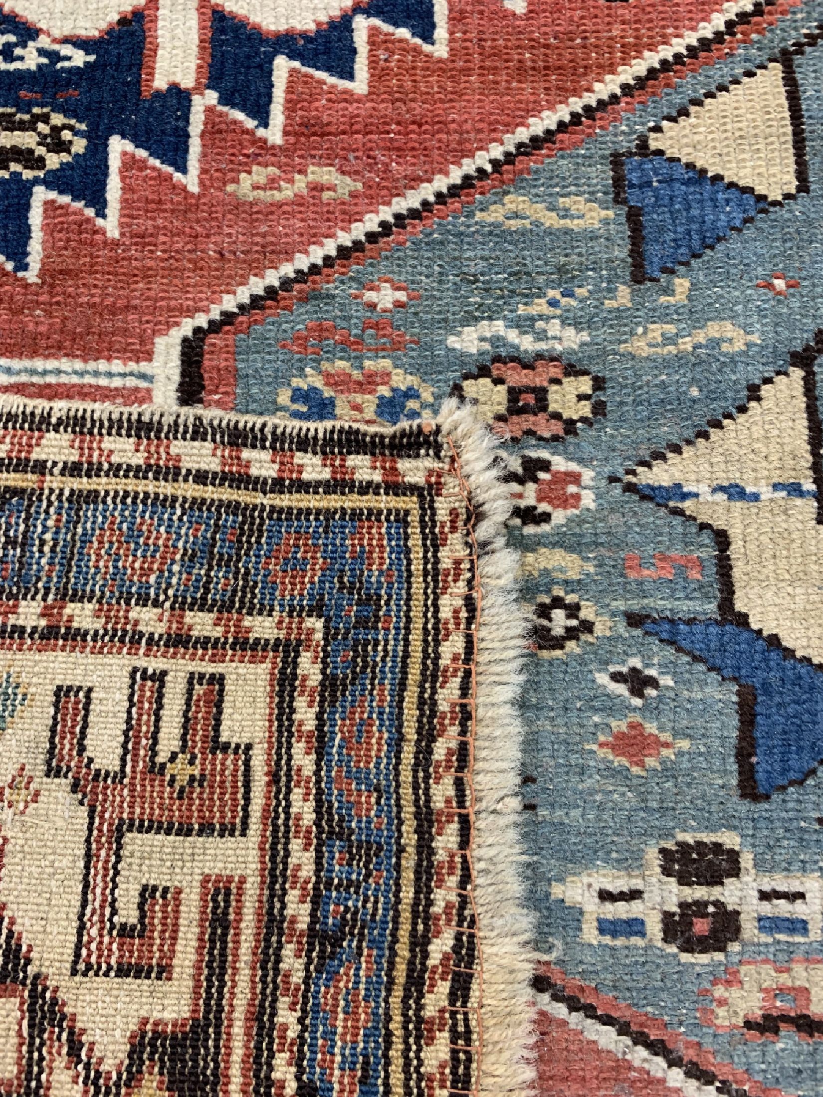 Detail f: Antiker Kazak"Akstafa", Kaukasus, 19.Jhd, Wolle auf Wolle, ca. 205 x 124 cm, EHZ: 2-3