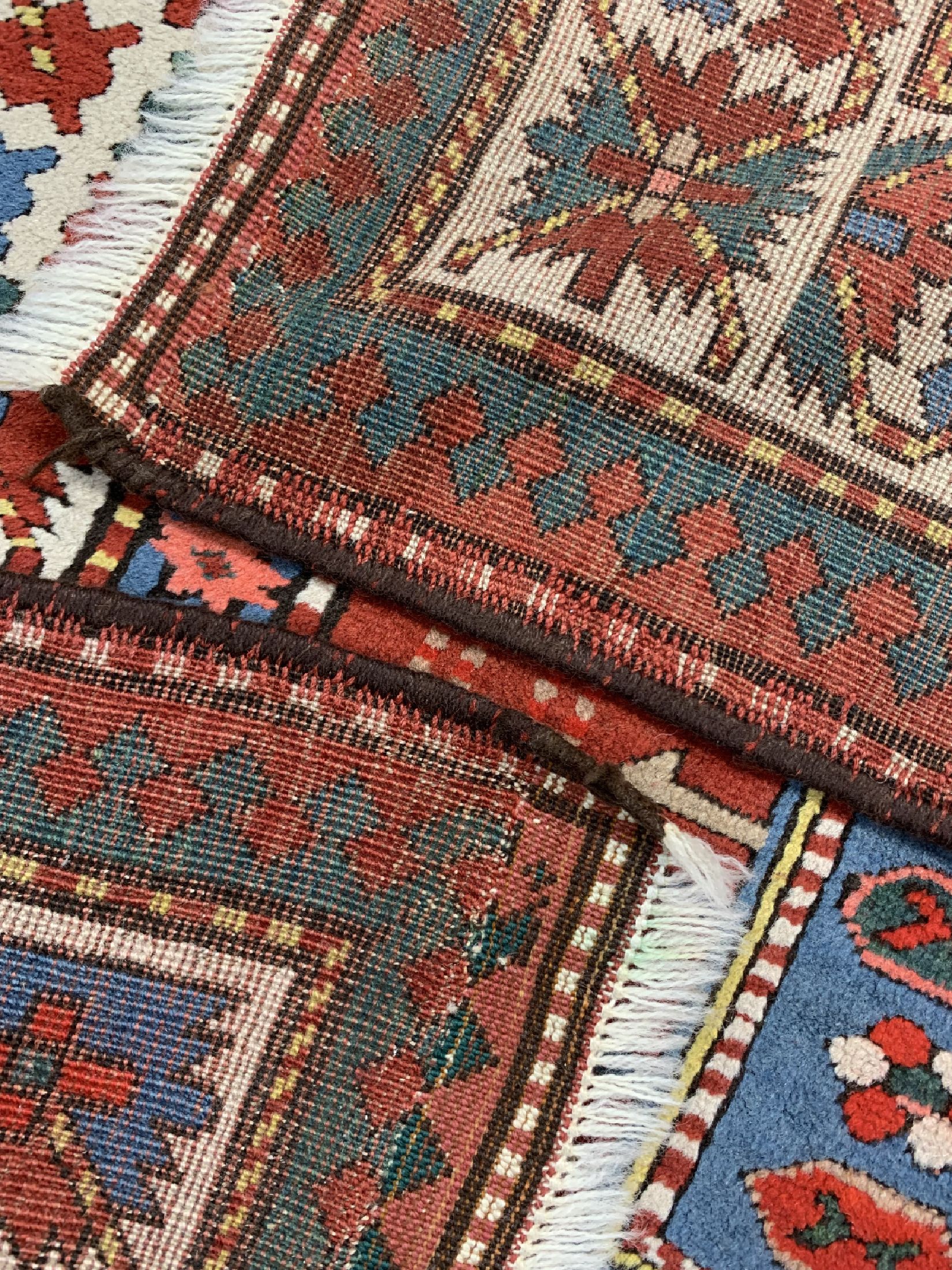 Detail f: Antiker Kazak, Kaukasus, 19.Jhd, Wolle auf Wolle, ca. 174 x 134 cm, EHZ: 2(beide Enden fachmänisch restauriert).