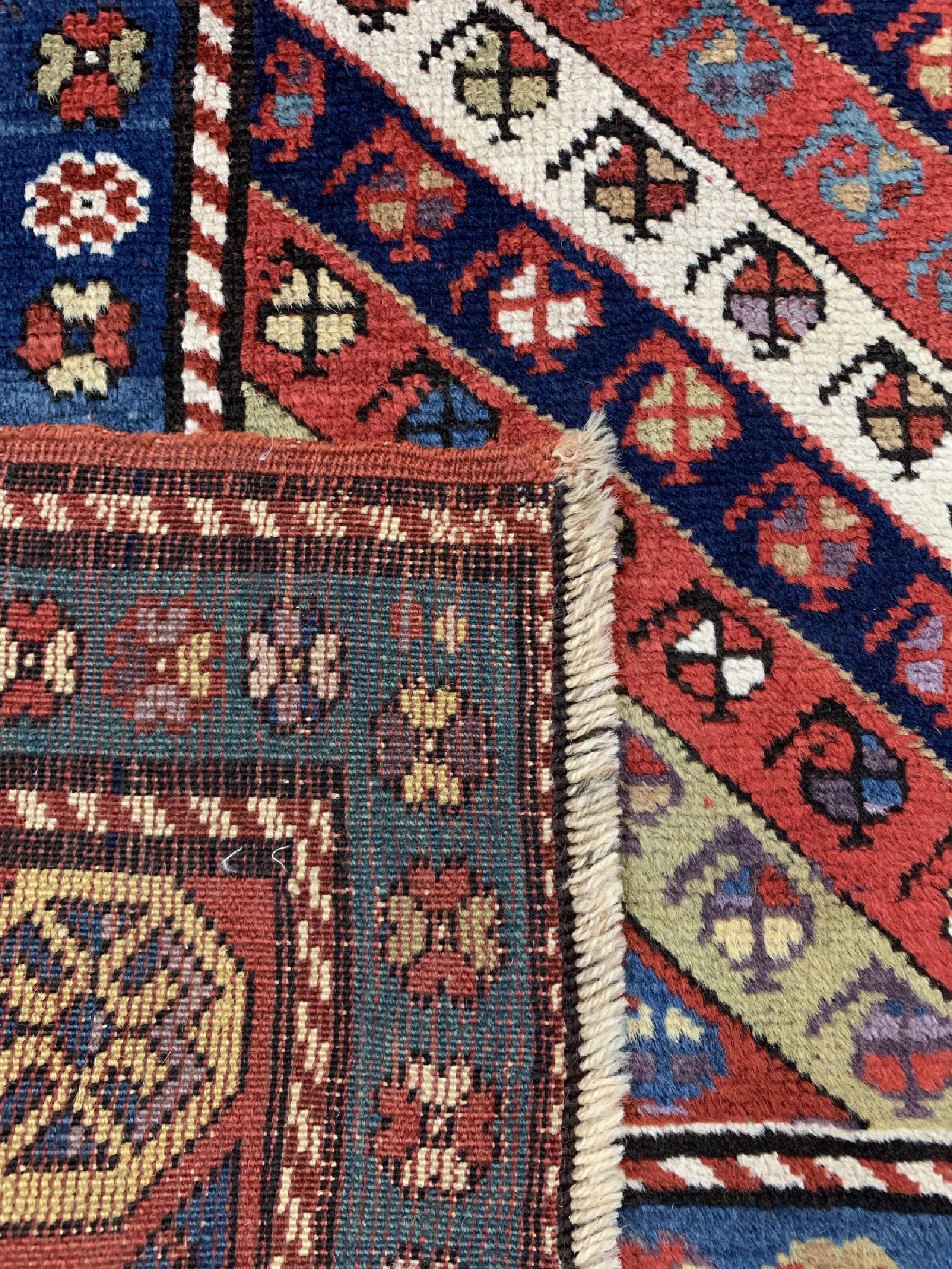 Detail e: Antiker Kazak"Gendje", Kaukasus, 19.Jhd, Wolle auf Wolle, ca. 222 x 124 cm, EHZ: 2-3