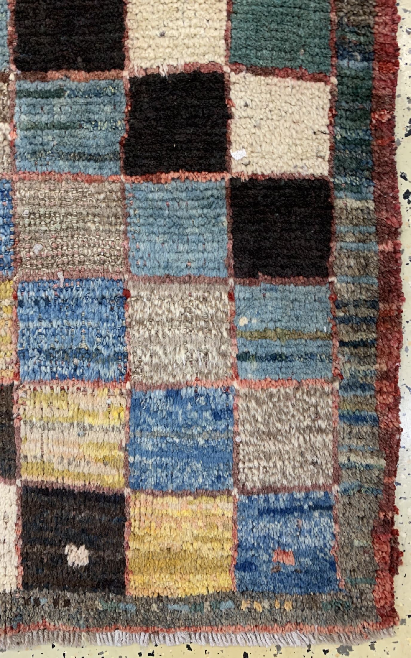Detail a: Antiker Gabbeh, Persien, um 1900, Wolle aufWolle, ca. 170 x 126 cm, EHZ: 2-3