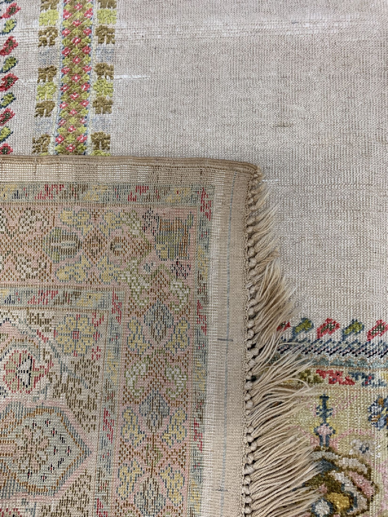 Detail e: Antiker Kayseri Flosch, Türkei, um 1900, merzerisierte Baumwolle, ca. 185 x 130 cm, EHZ: 3