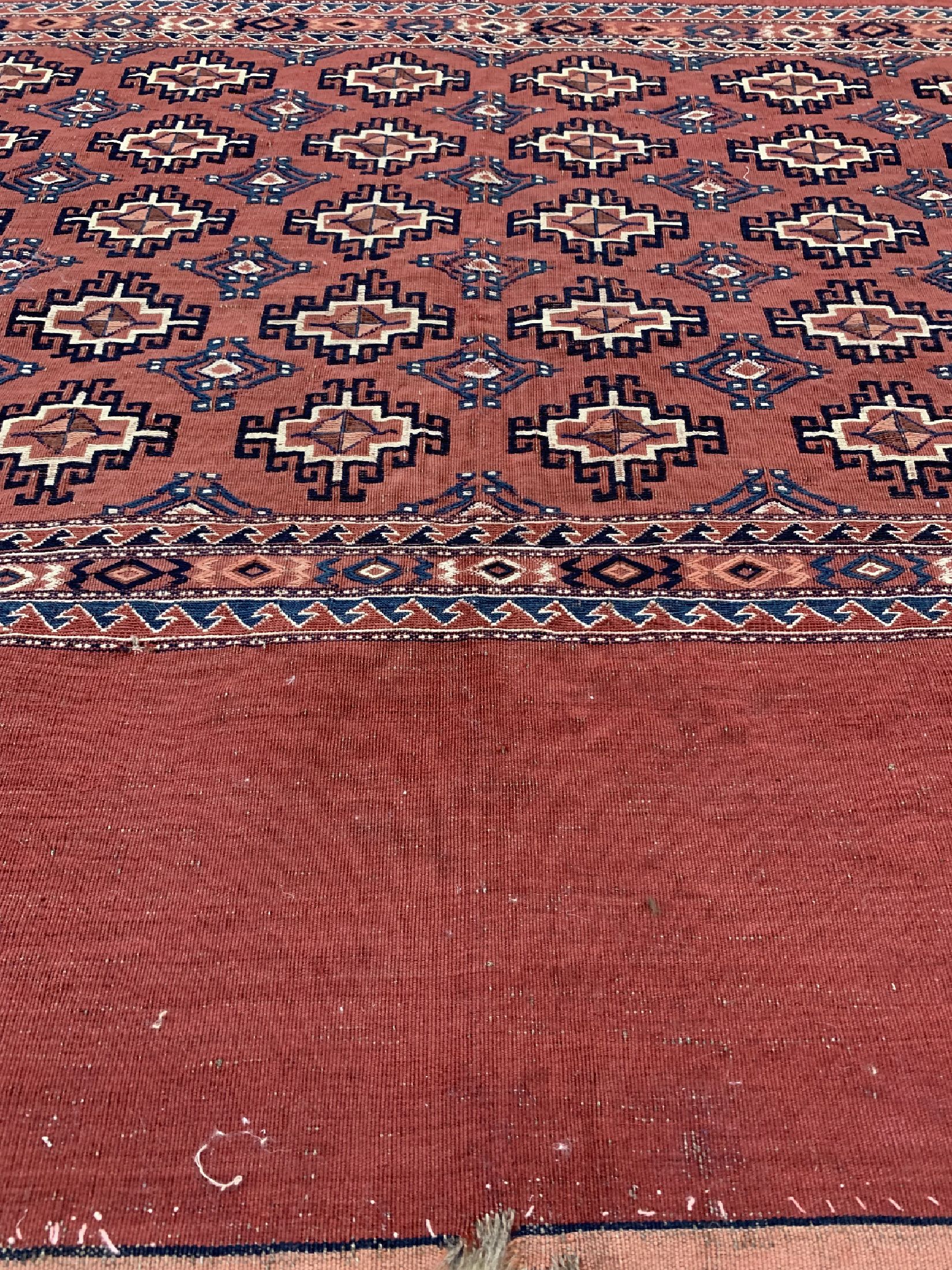 Detail c: Antiker Tschowal, Turkmenistan, um 1900, Wolle auf Wolle, ca. 115 x 90 cm, EHZ: 2-3