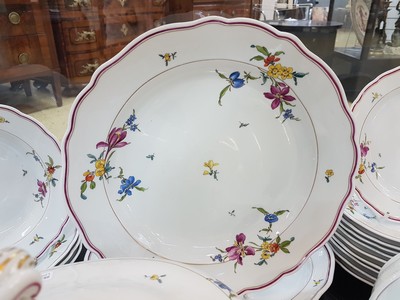 26746121h - Dinner service, Meissen, after 1934, house painting, 2nd choice (some visible glaze defects), porcelain, polychrome flower painting, gold decoration, 7 dinner plates (one is damaged on the stand ring), 5 soup plates, 10 salad/side plates, 9 bread plates, 1 vegetable bowl, large lidded tureen, large round plate D. 34.5 cm, 2 oval plates, oval bowl, 1 gravy boat, traces of age