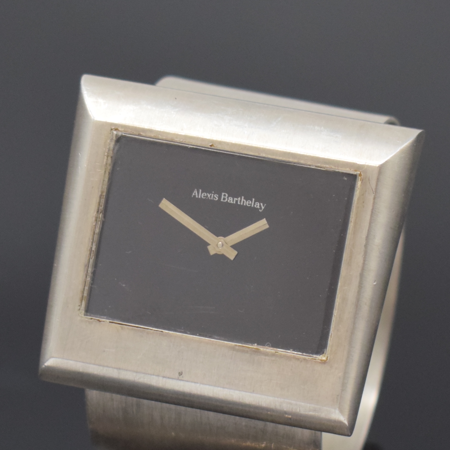 Detail a: ALEXIS BARTHELAY ausgefallene Spangenuhr der 1970er Jahre in Silber, Frankreich/Schweiz um 1975, Handaufzug, großes, quer-rechteckiges Pult-Geh. am ...
