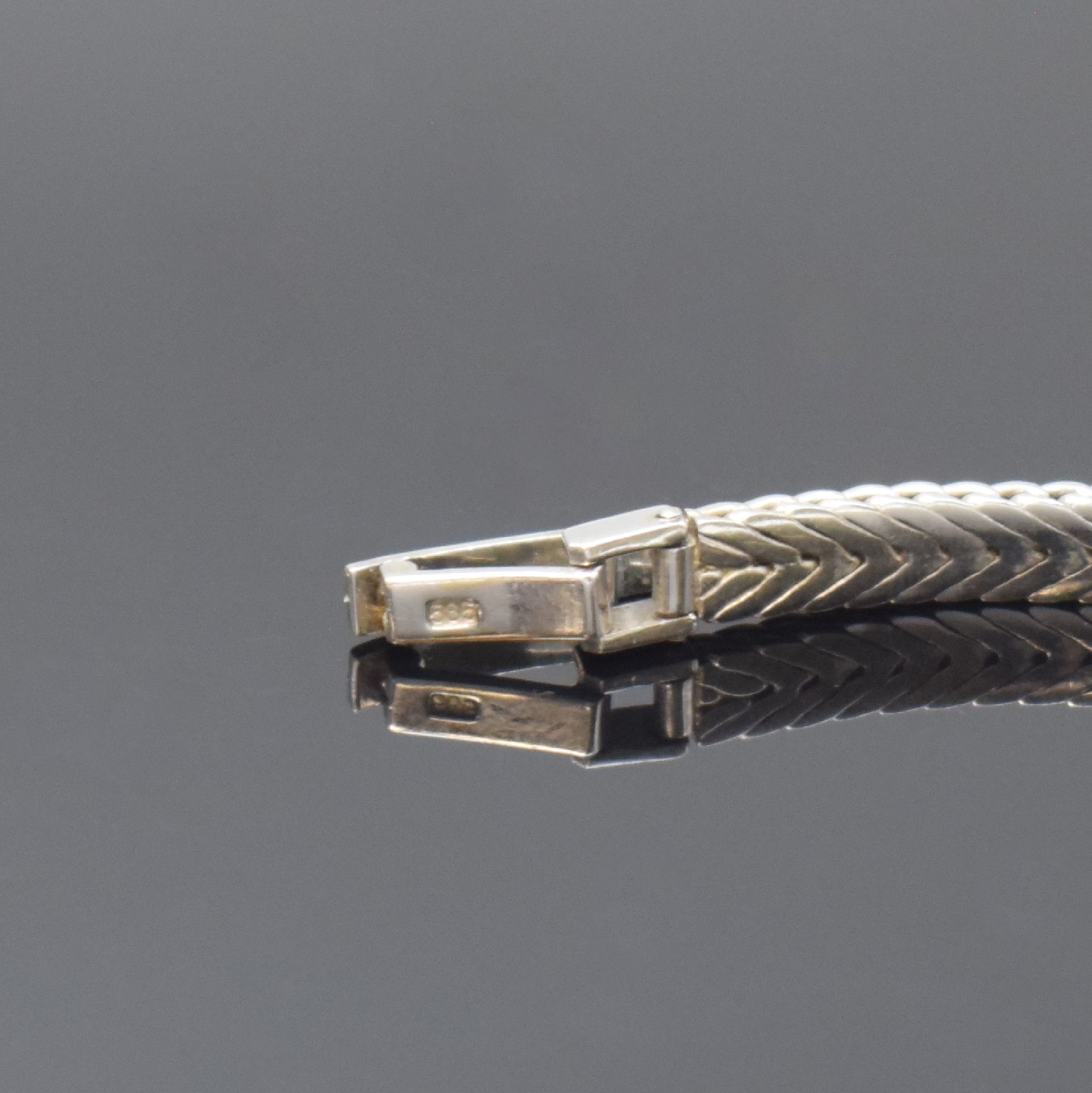 Detail b: STOWA Diamantbesetzte Damenarmbanduhr in WG 585/000, Deutschland / Schweiz um 1965, Handaufzug, 2-tlg. Geh. m. anges. Band, Boden aufgedr., silb. ...